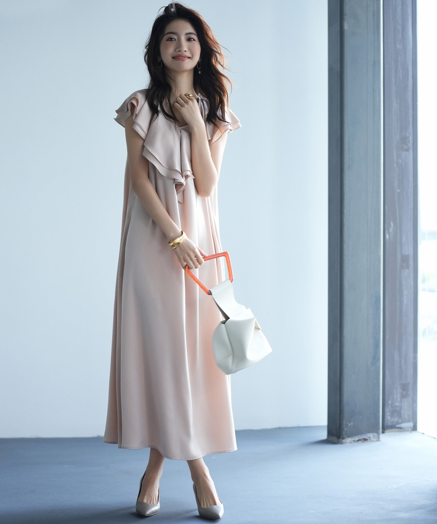 フリルカラーサテンロングワンピースsdp0058 ベージュ