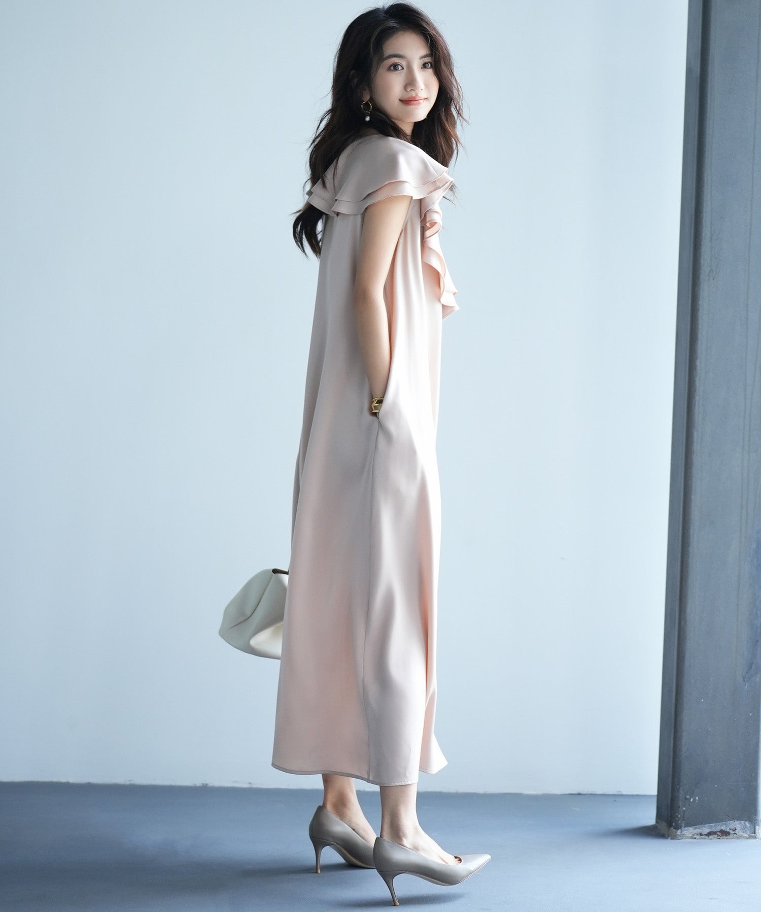 フリルカラーサテンロングワンピースsdp0058 ベージュ