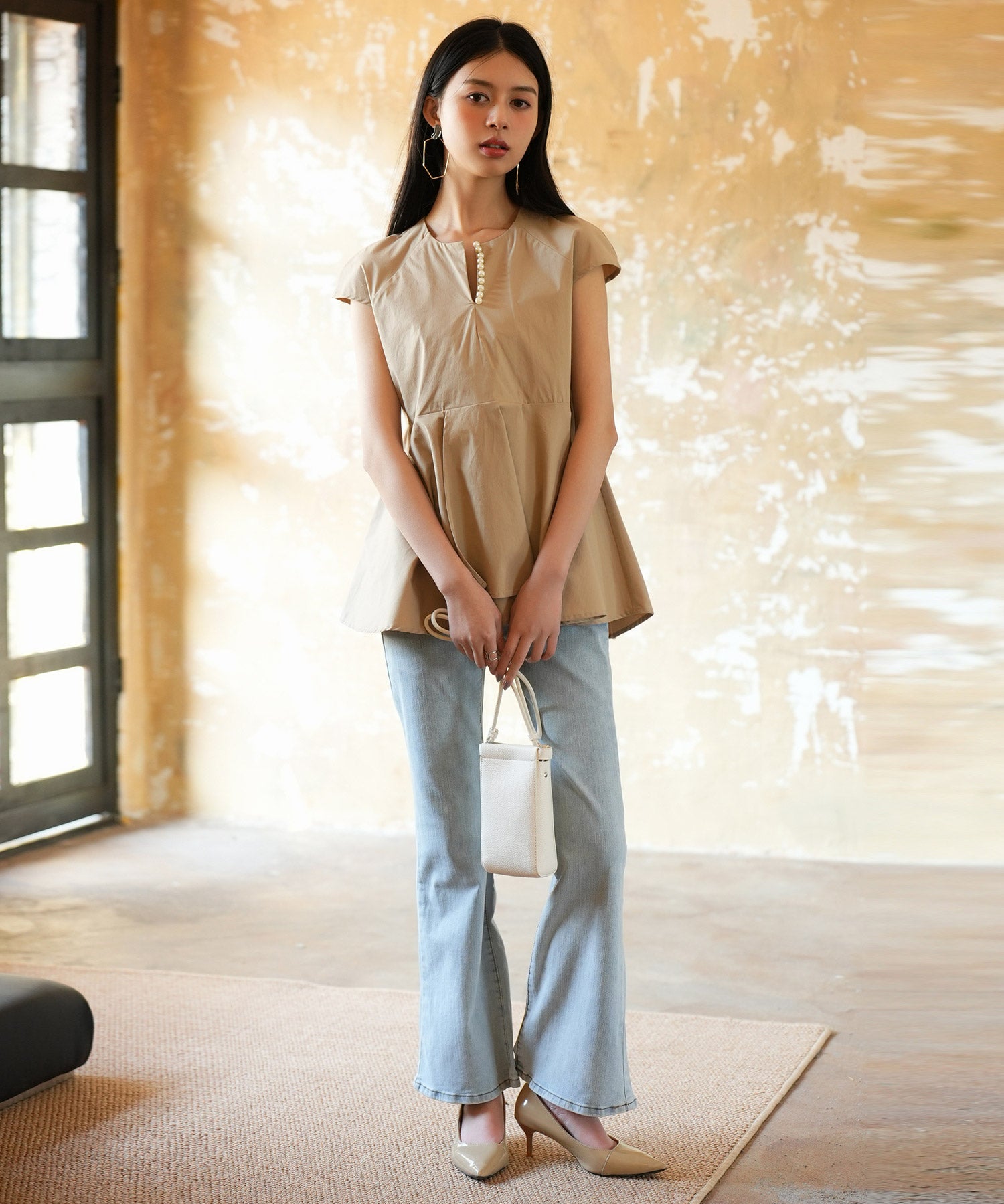 パール付きキーネックペプラムブラウスsdp0076 ベージュ