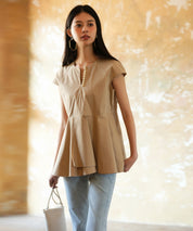 パール付きキーネックペプラムブラウスsdp0076 ベージュ