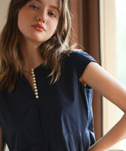 パール付きキーネックペプラムブラウスsdp0076 ネイビー