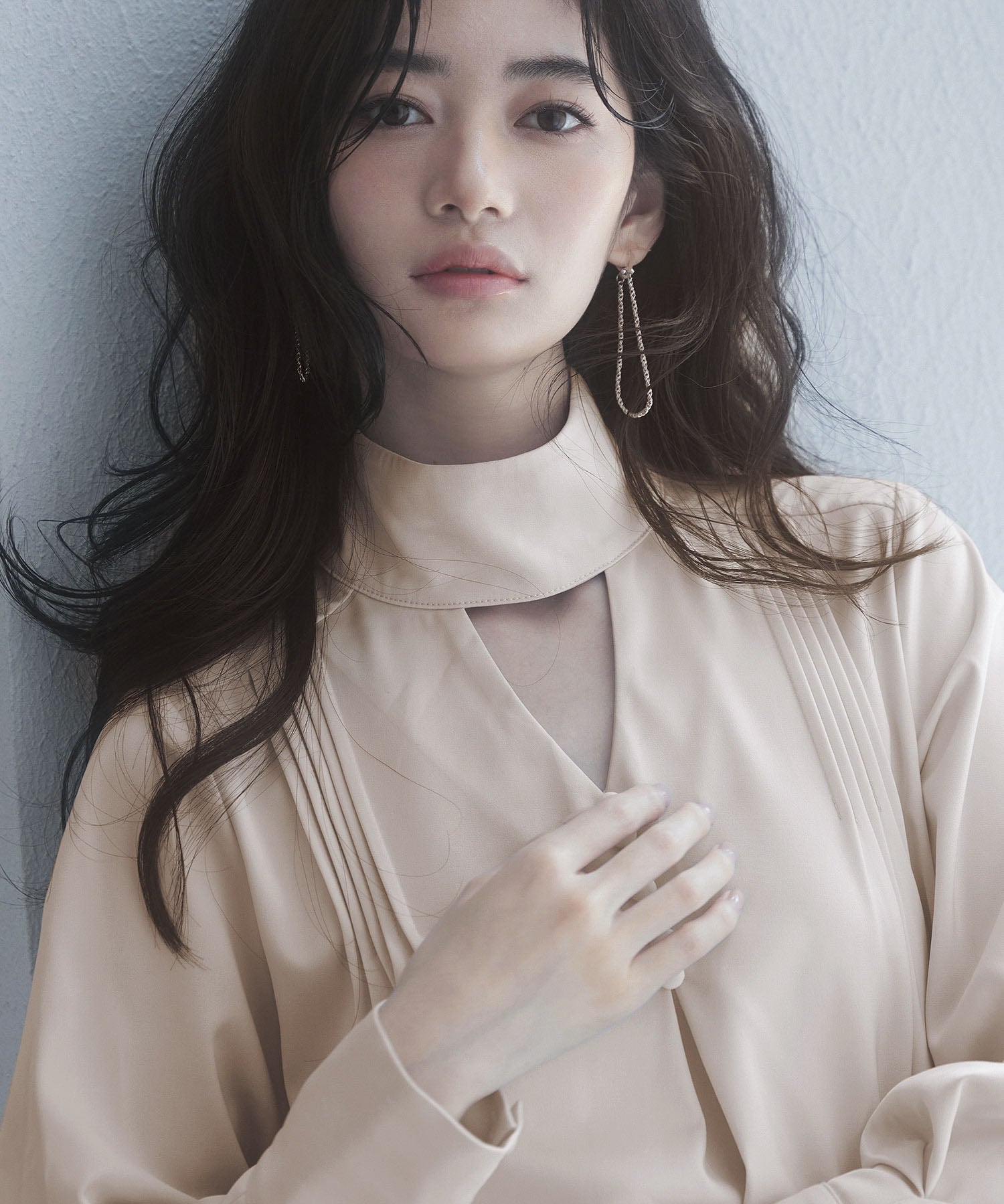 チョーカーネック長袖ブラウスsdp0130 アイボリー