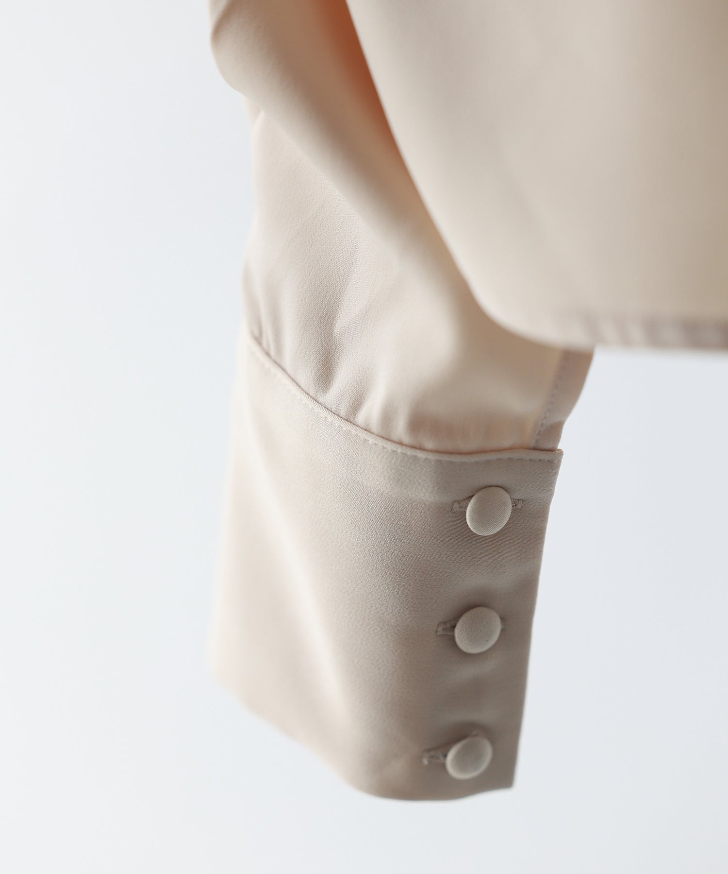 チョーカーネック長袖ブラウスsdp0130 アイボリー