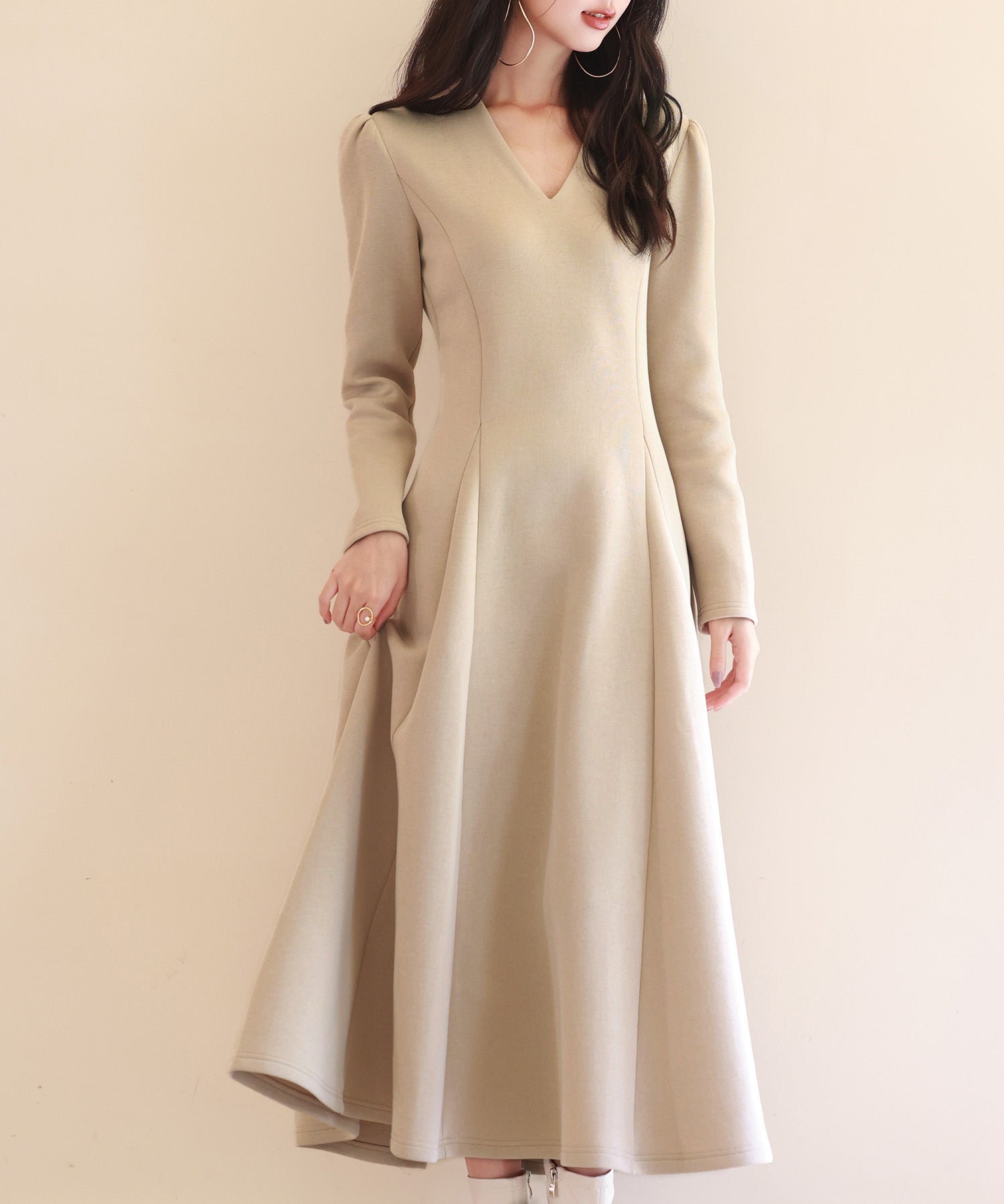 ポンチ素材Vネックゴアードワンピースsdp0177 ベージュ