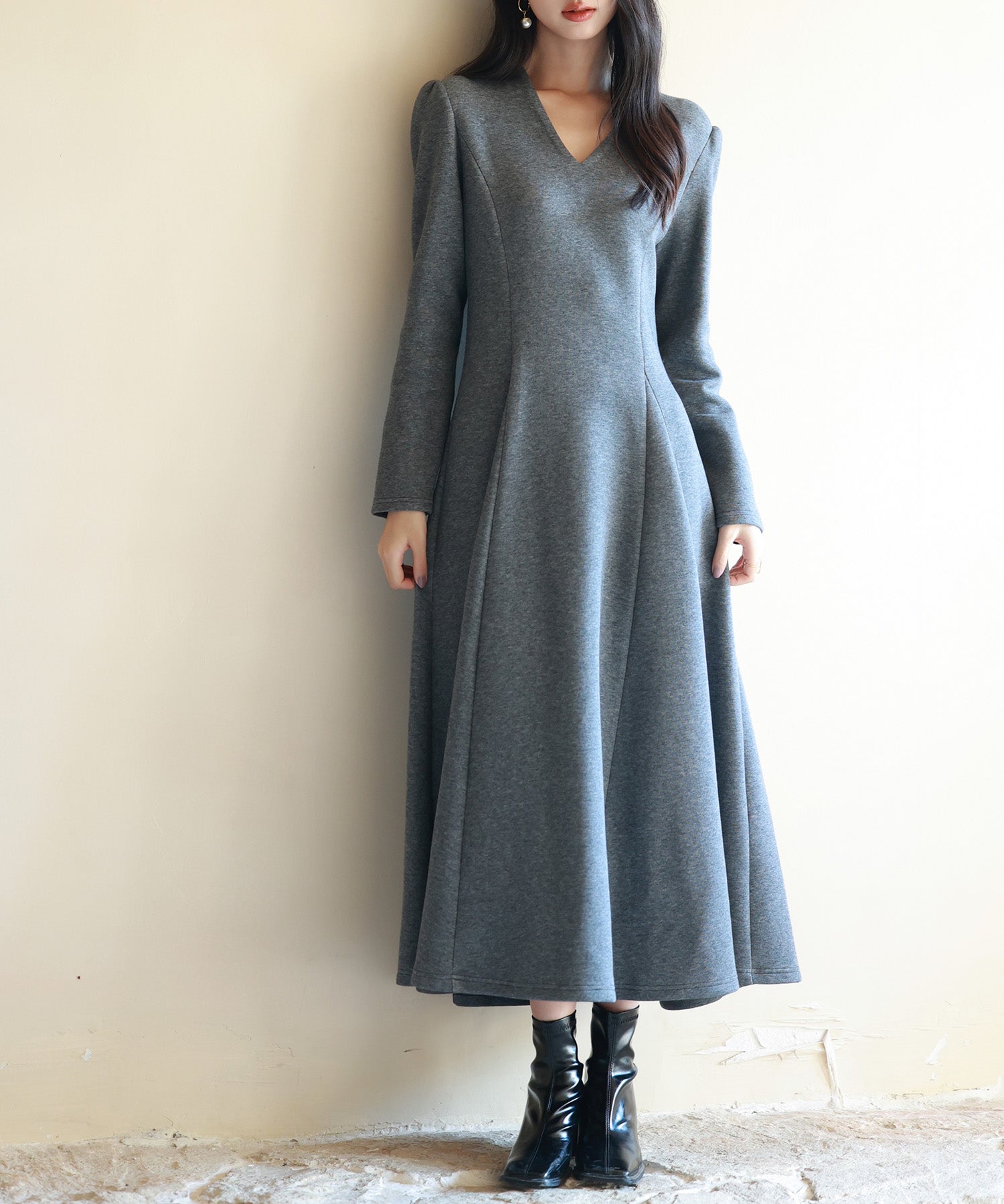 ポンチ素材Vネックゴアードワンピースsdp0177 チャコール