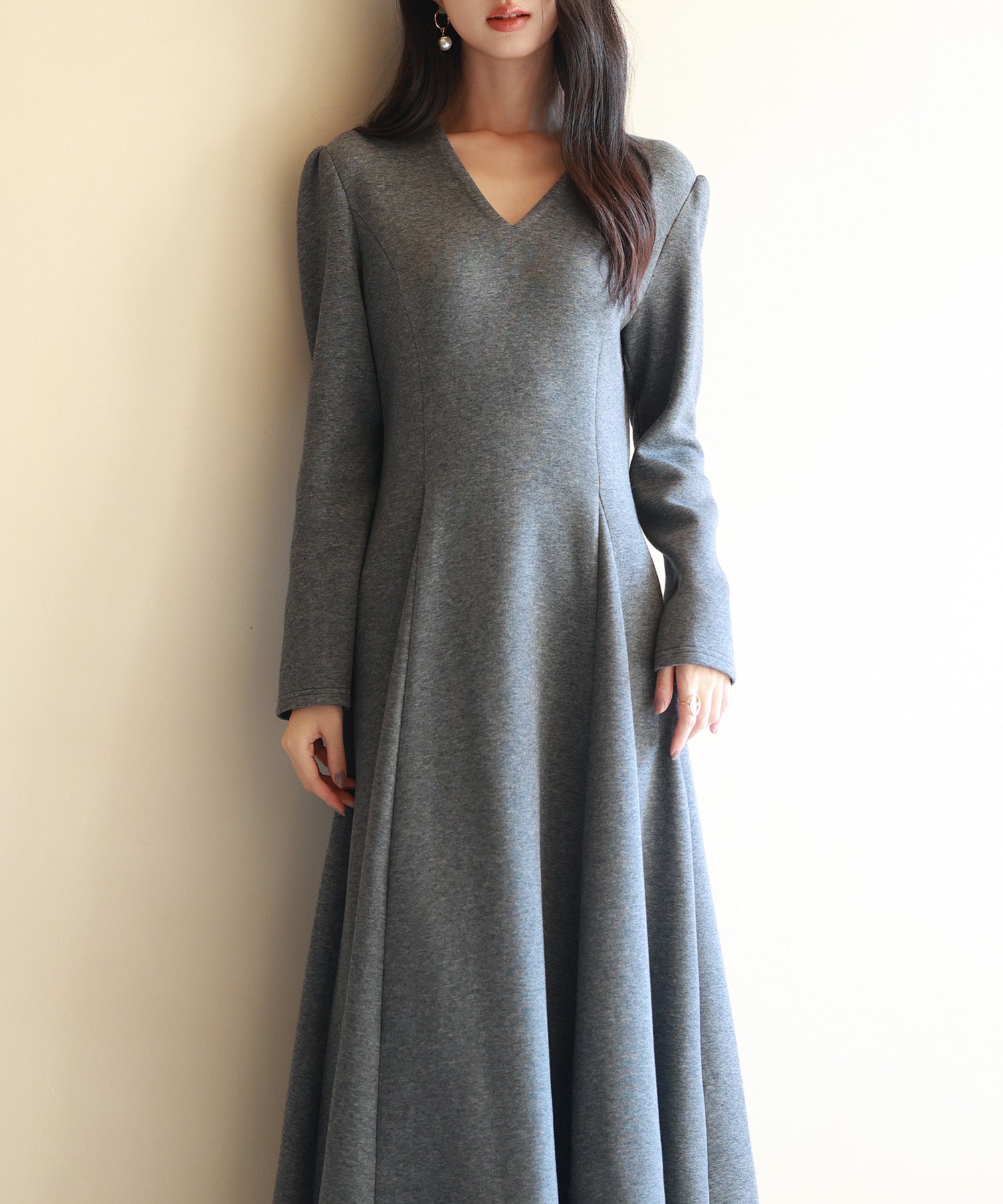 ポンチ素材Vネックゴアードワンピースsdp0177 チャコール