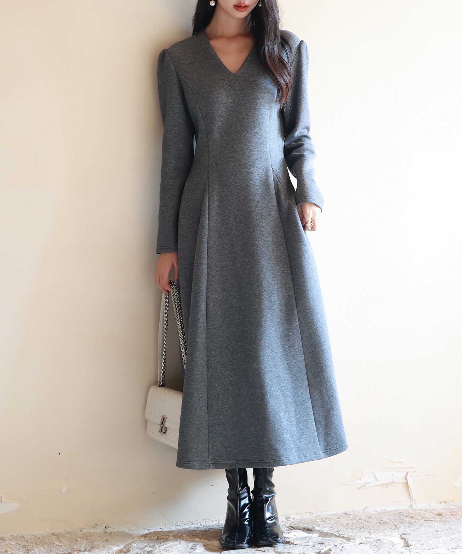 ポンチ素材Vネックゴアードワンピースsdp0177 チャコール