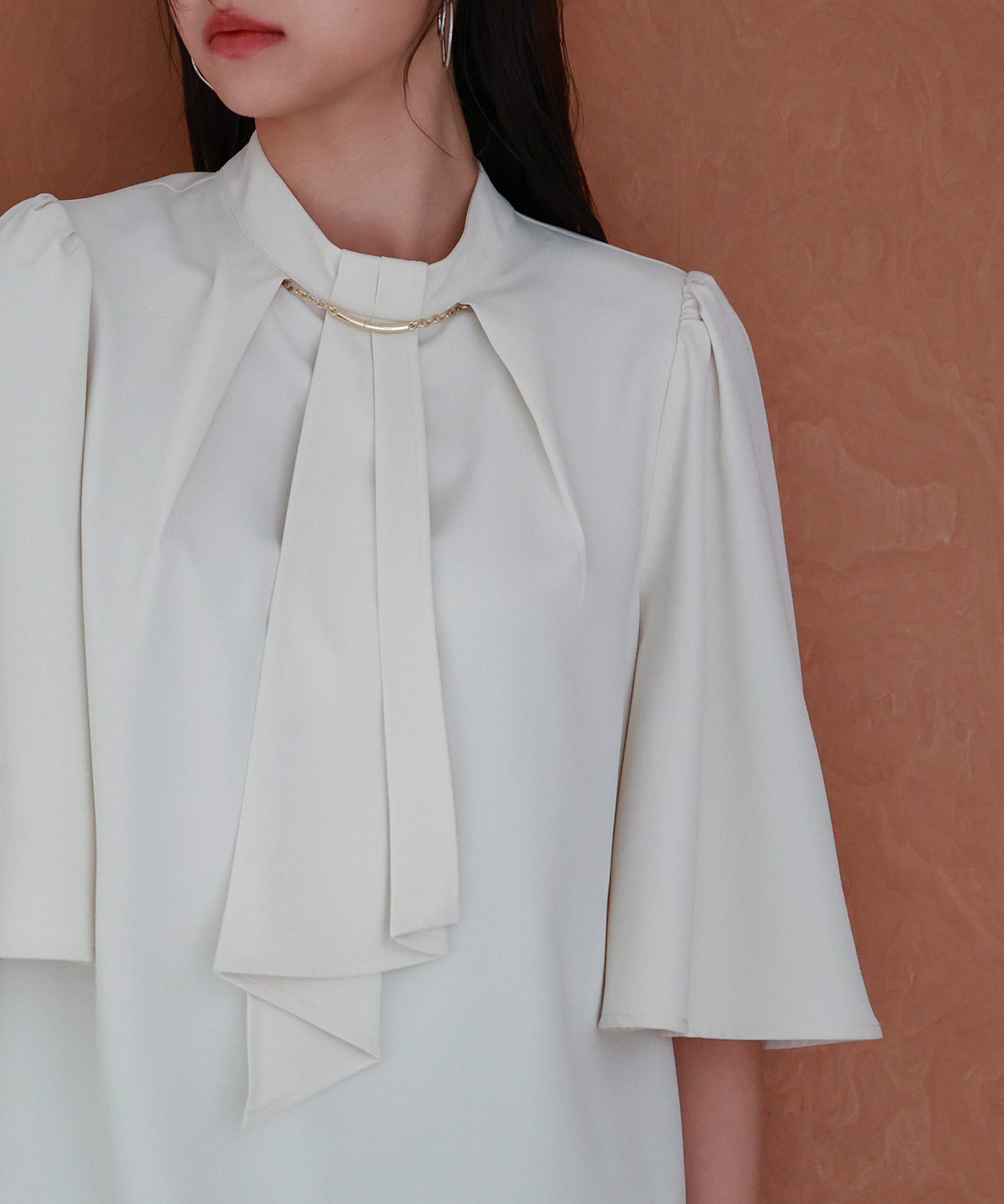 ゴールドモチーフボウタイブラウスsdp0199c アイボリー