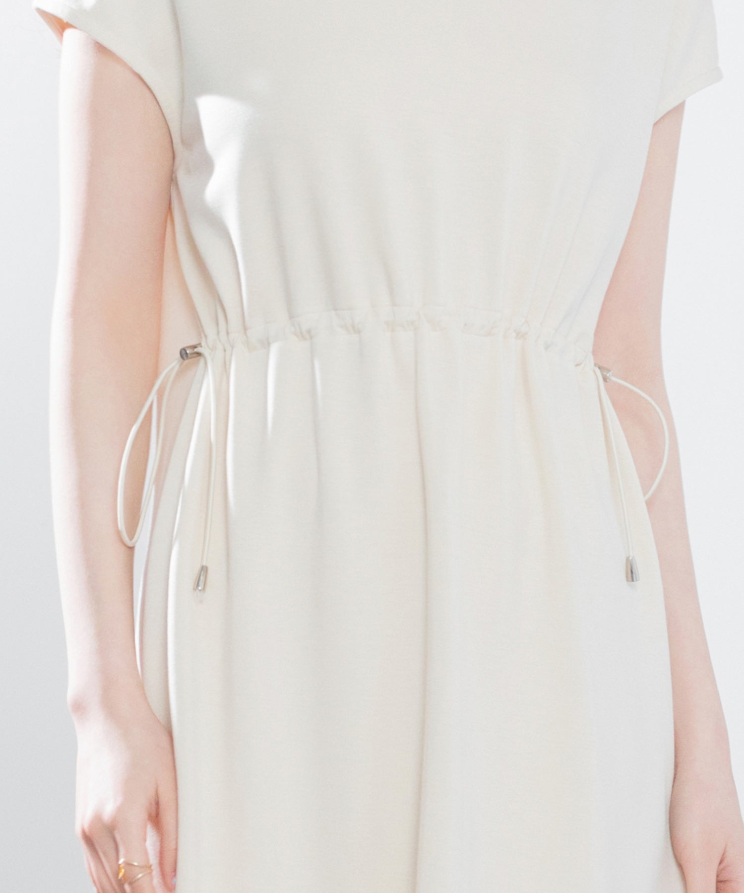 ポンチ素材フレンチスリーブワンピースsdp0201 アイボリー