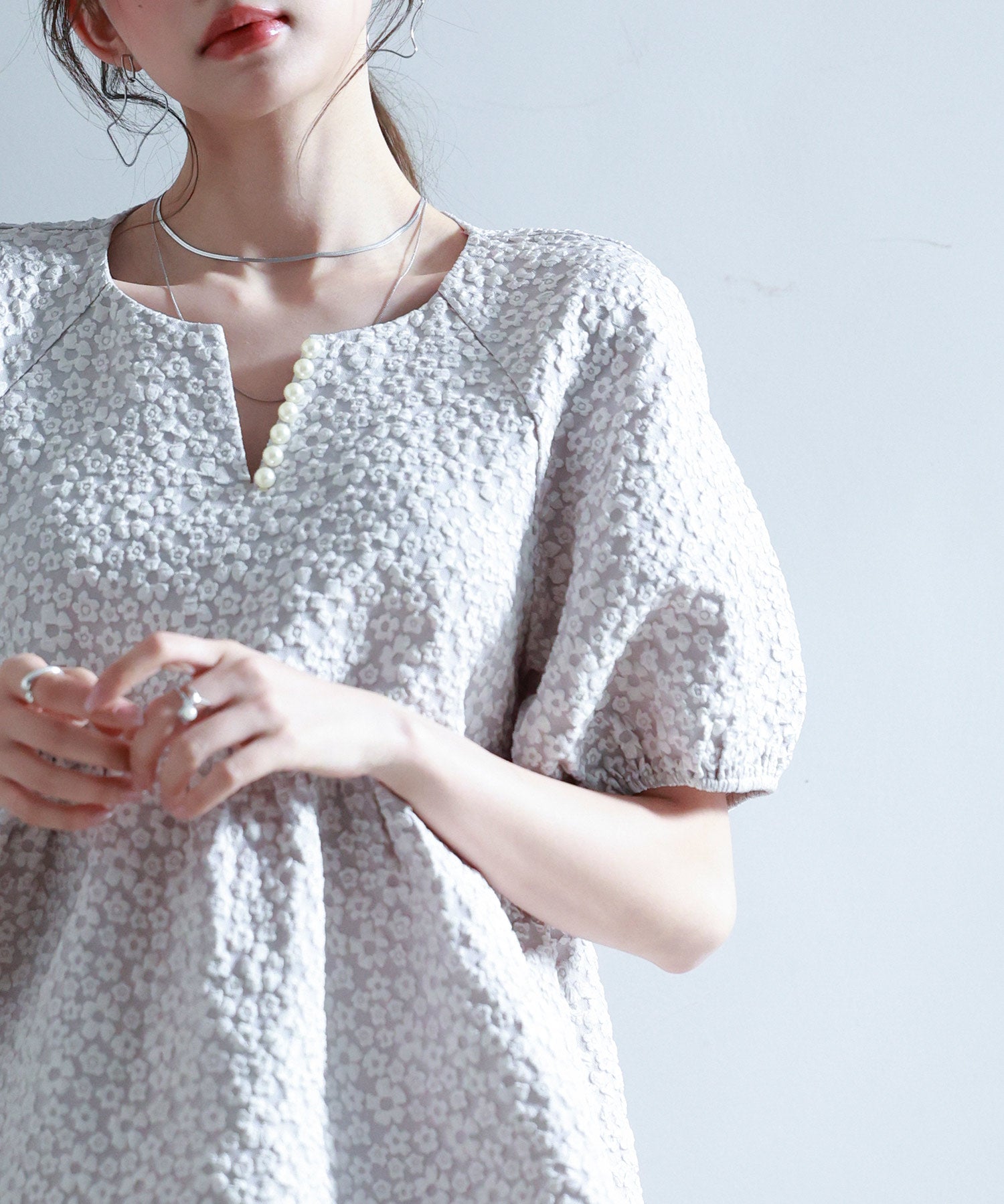 フクレジャガード生地キーネックブラウスsdp0220b グレー