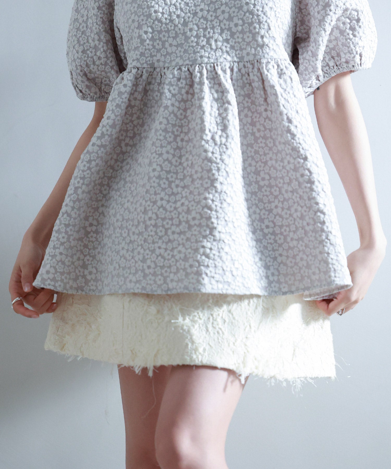 フクレジャガード生地キーネックブラウスsdp0220b グレー