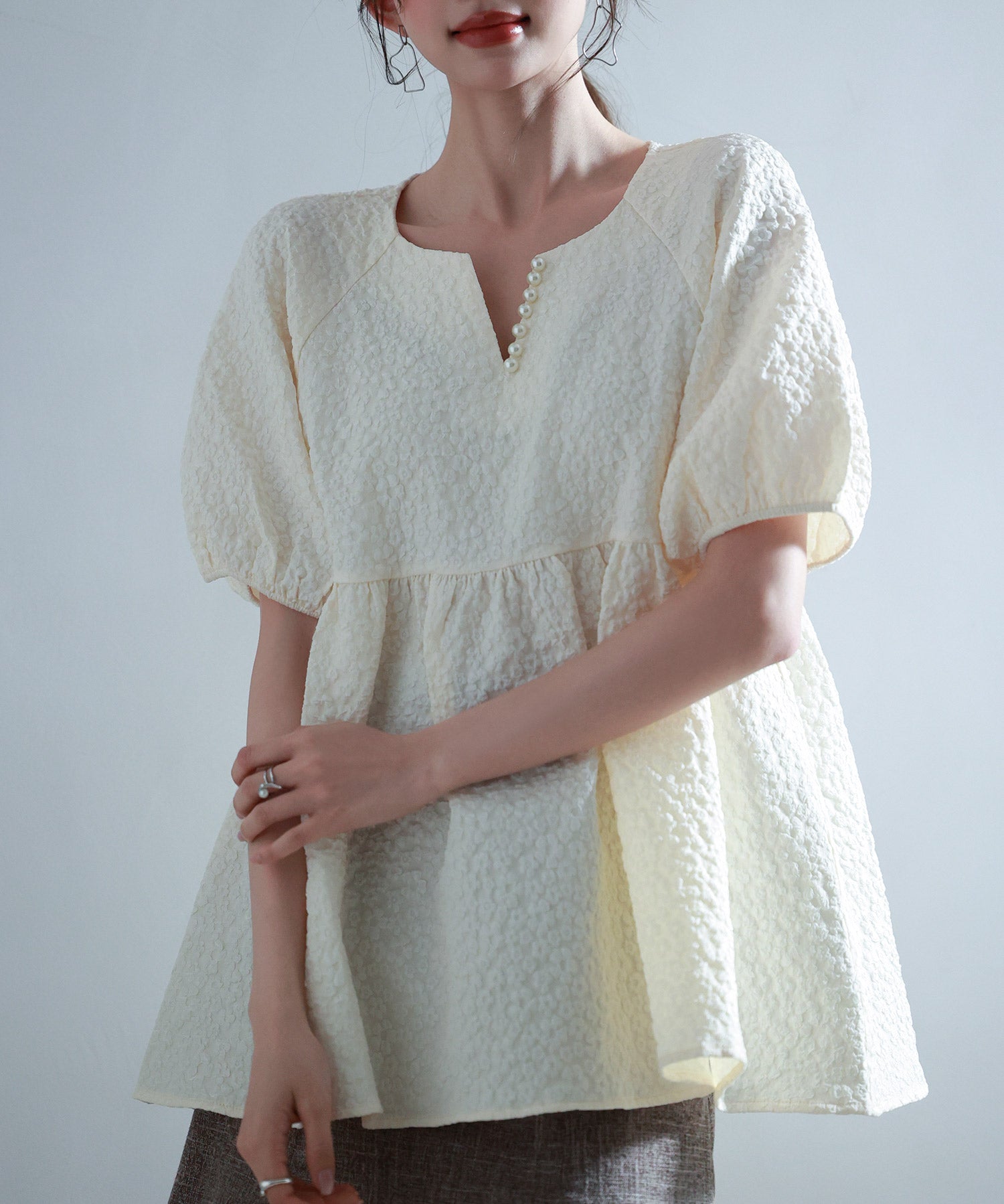 フクレジャガード生地キーネックブラウスsdp0220b アイボリー