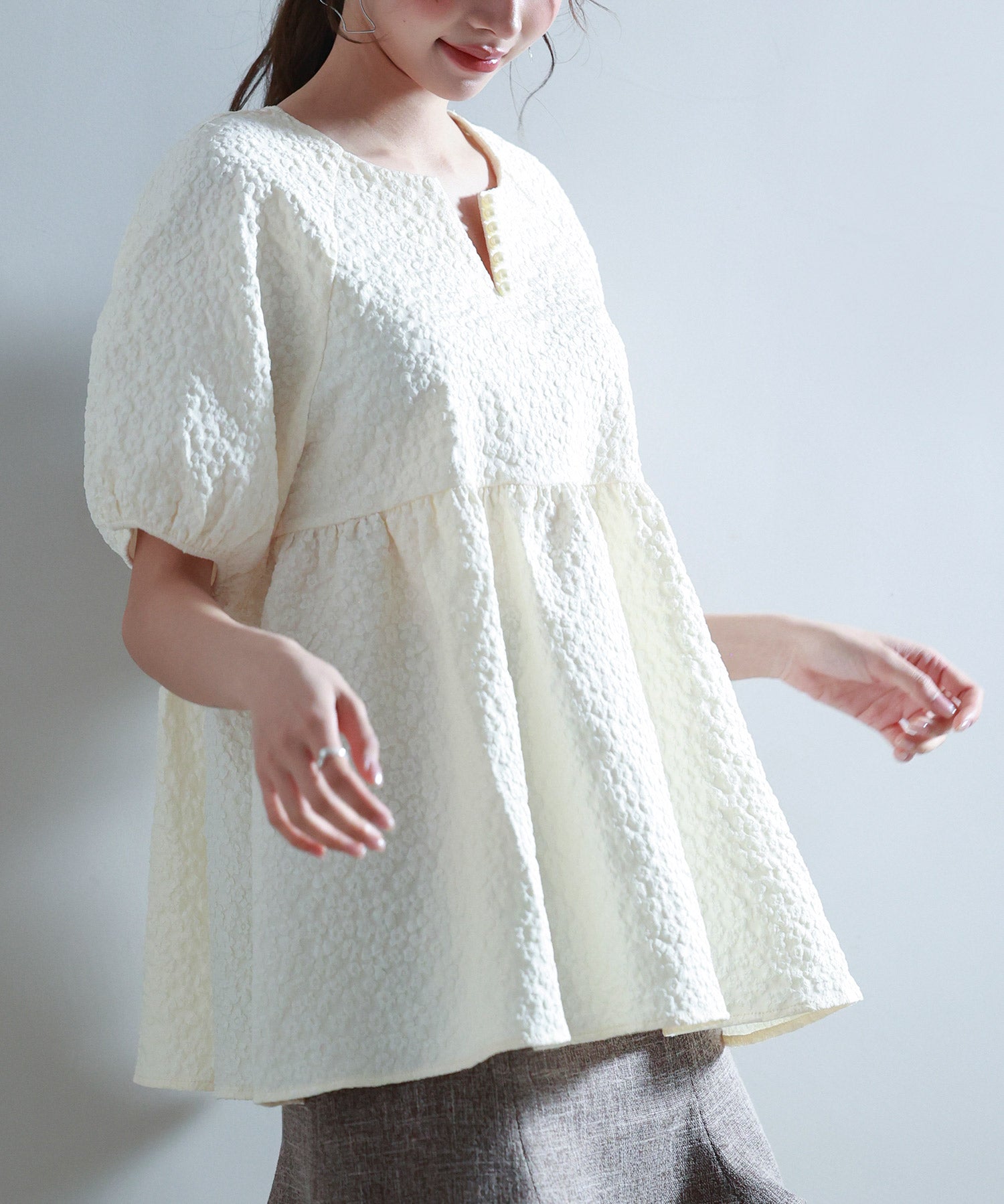 フクレジャガード生地キーネックブラウスsdp0220b アイボリー