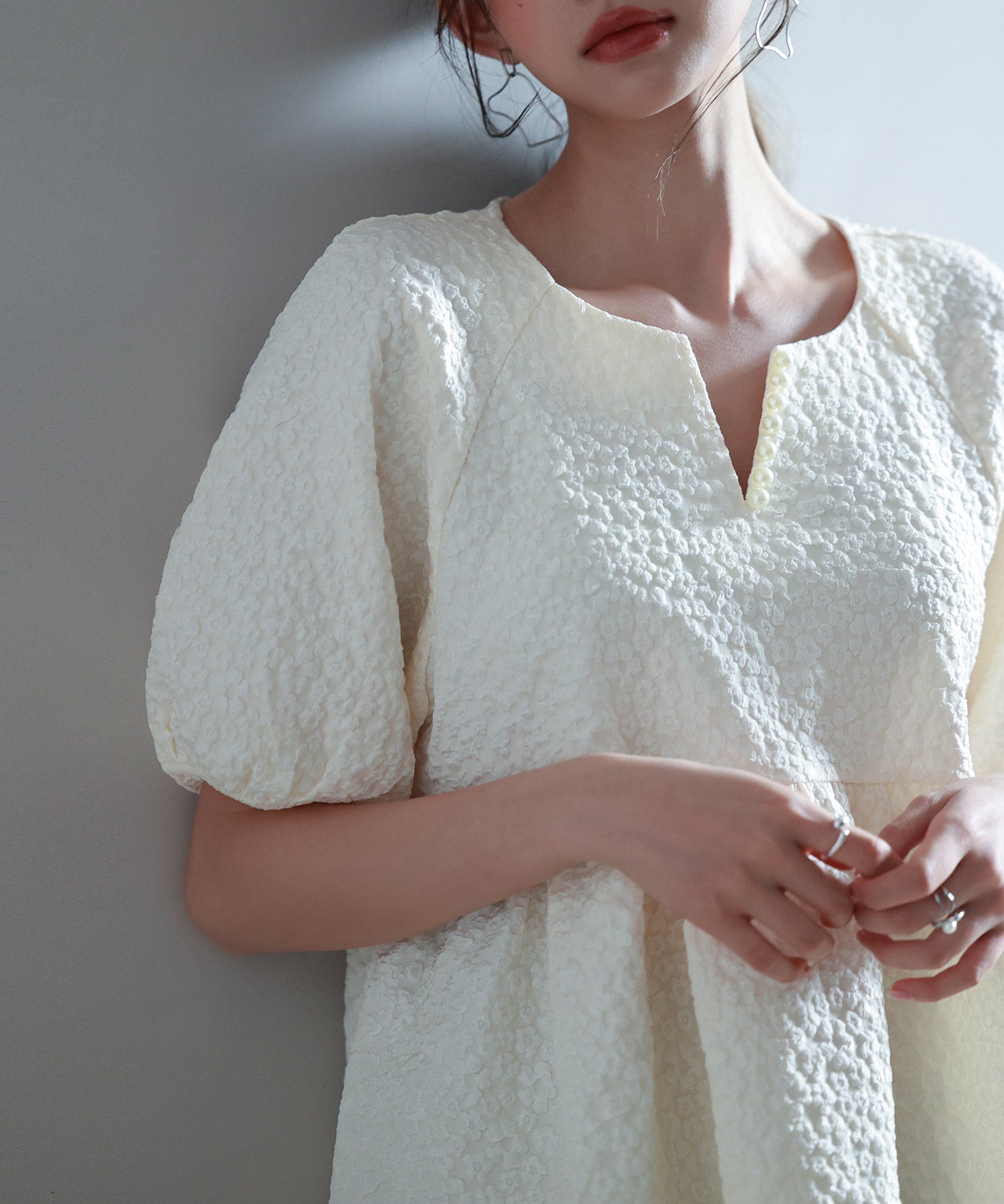 フクレジャガード生地キーネックブラウスsdp0220b アイボリー