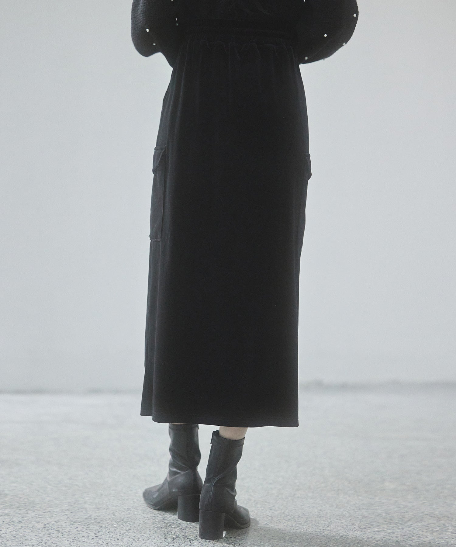 ペロア生地センタースリットカーゴスカートsdp0236 ブラック