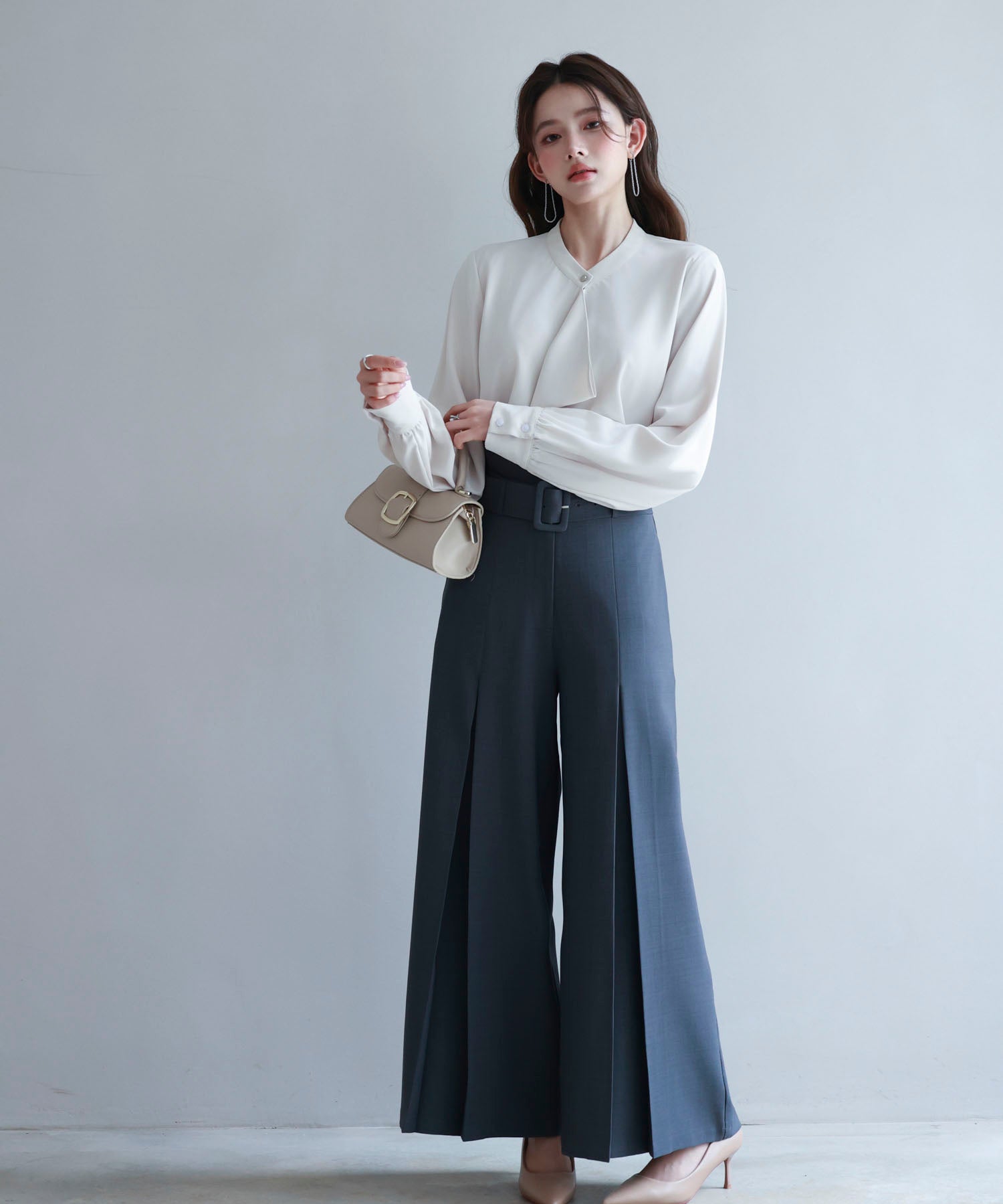 とろみ生地フリル金ボタンブラウスsdp0249 ベージュ