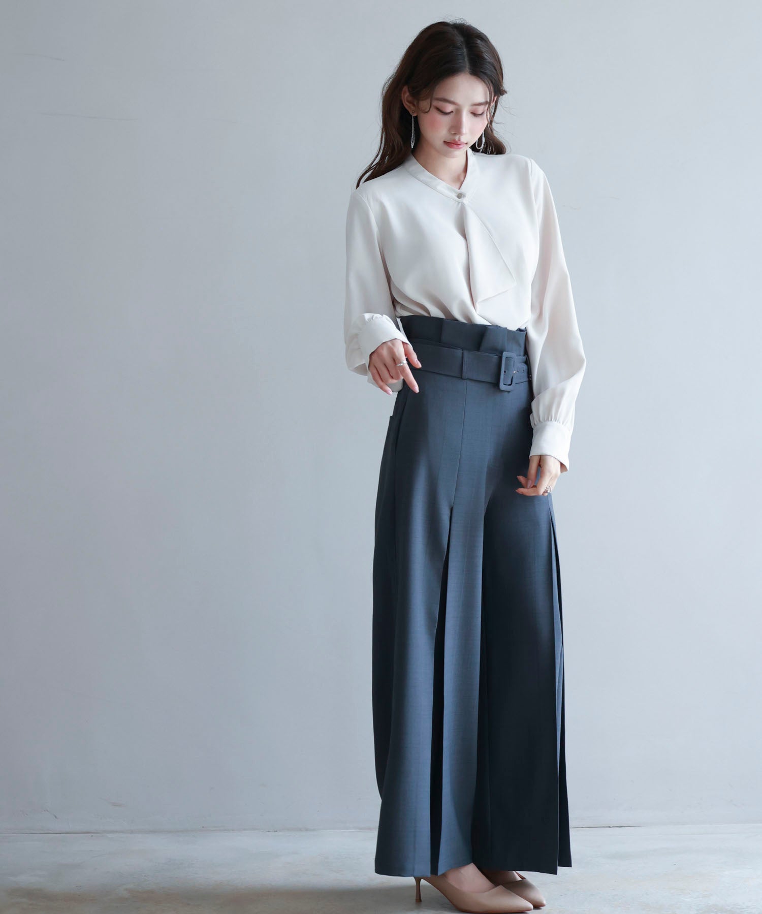 とろみ生地フリル金ボタンブラウスsdp0249 ベージュ