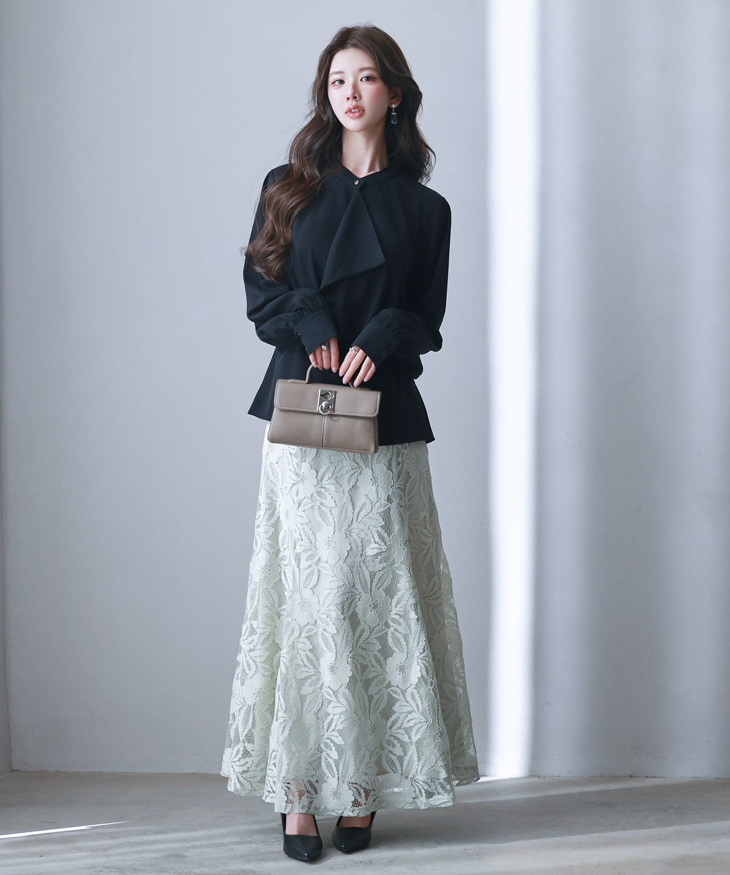 とろみ生地フリル金ボタンブラウスsdp0249 ブラック