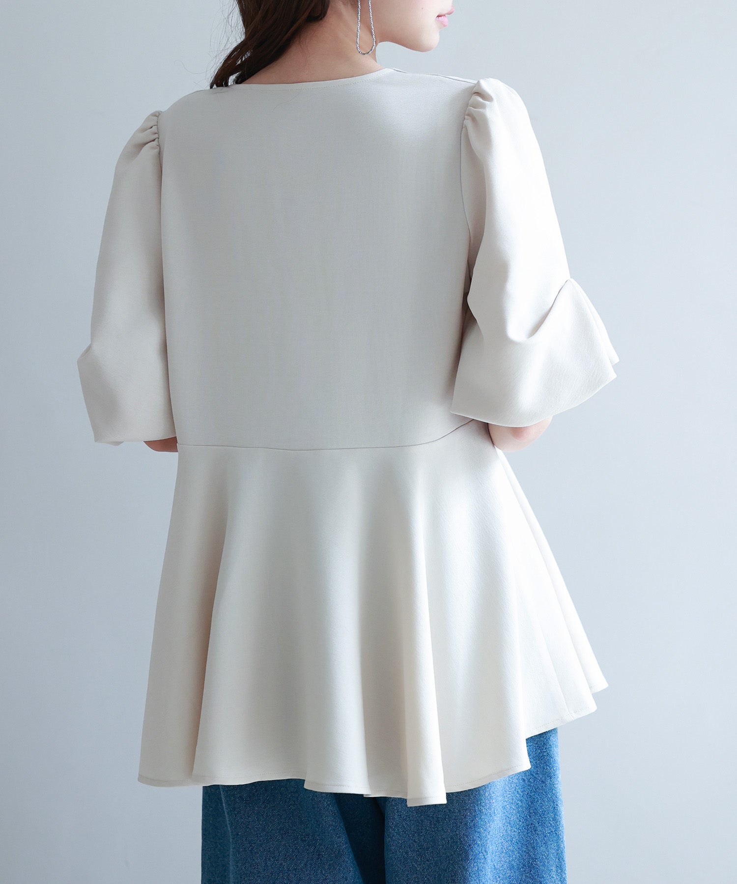 パール付きキーネックブラウスsdp0275 ベージュ