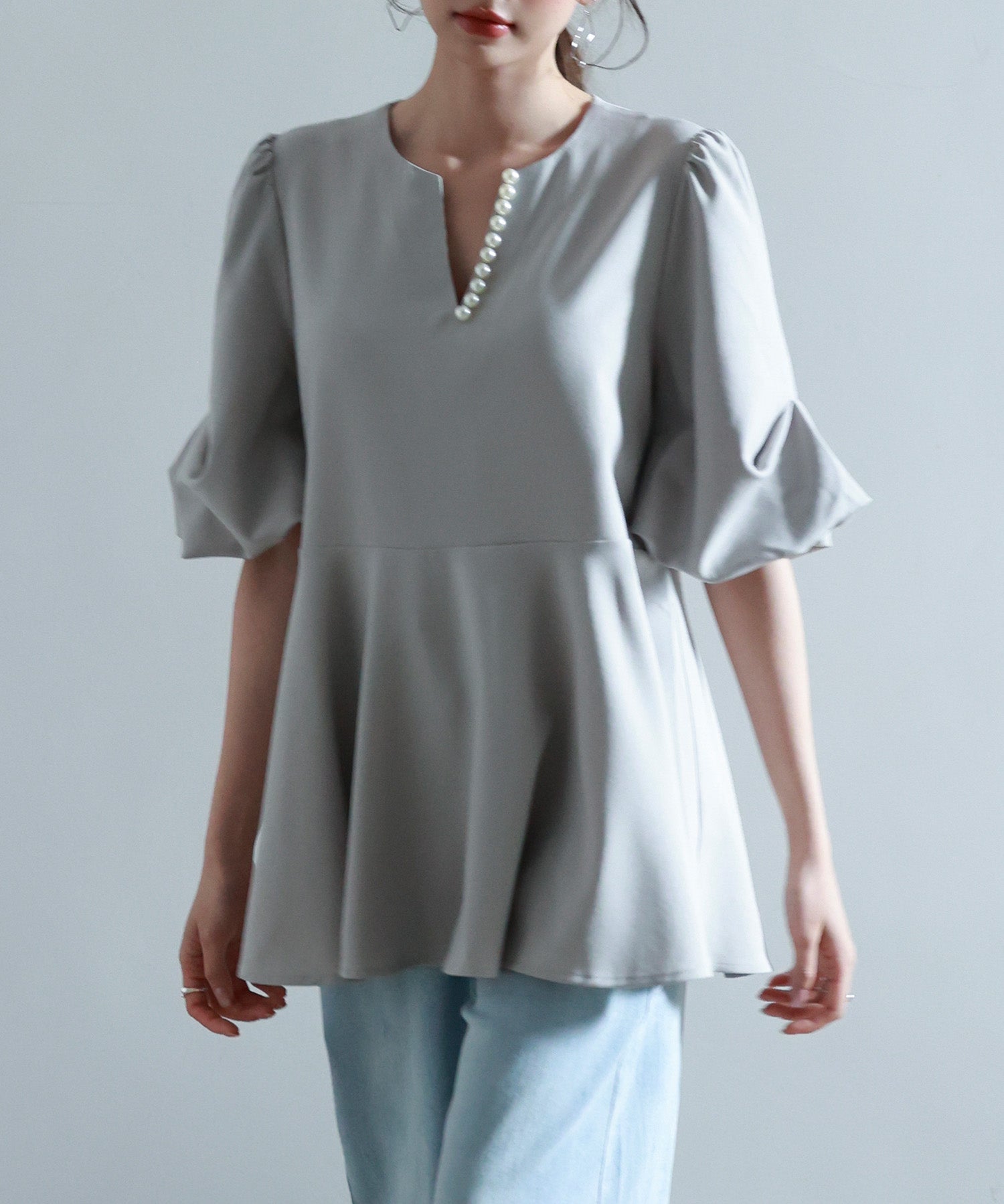 パール付きキーネックブラウスsdp0275 グレー
