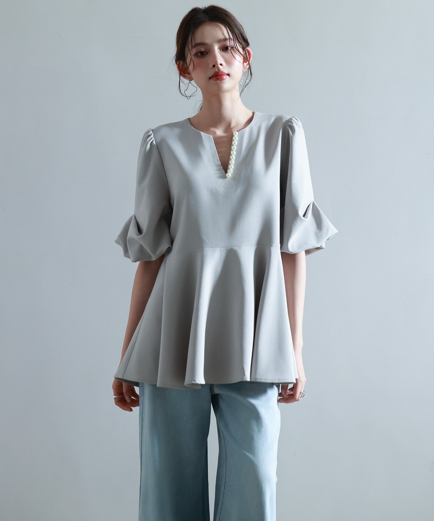 パール付きキーネックブラウスsdp0275 グレー