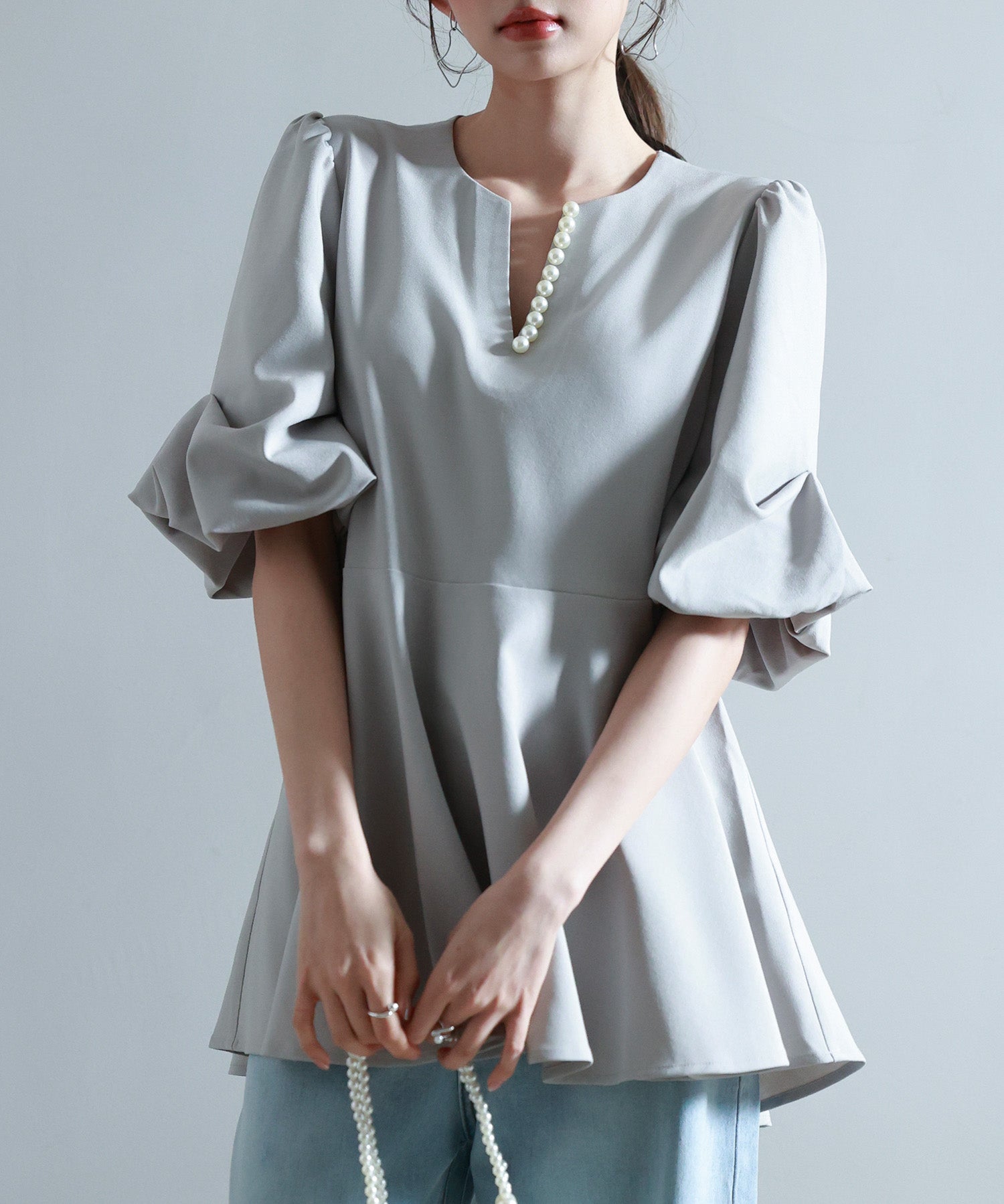 パール付きキーネックブラウスsdp0275 グレー