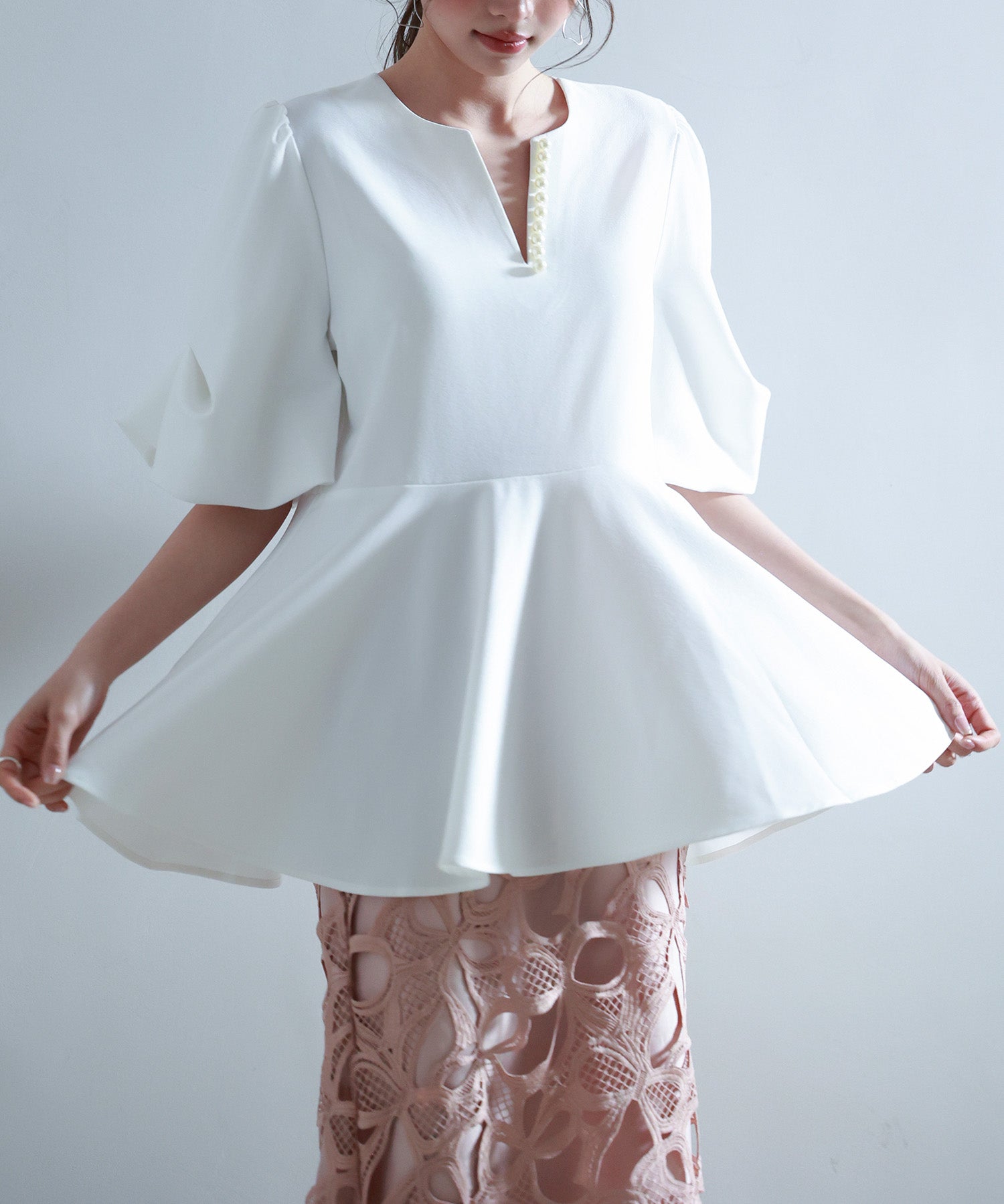 パール付きキーネックブラウスsdp0275 ホワイト