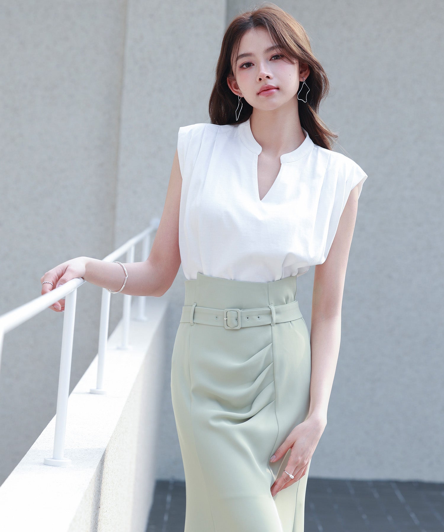 スタンドキーネックタックカットソートップスsdp0282 ホワイト