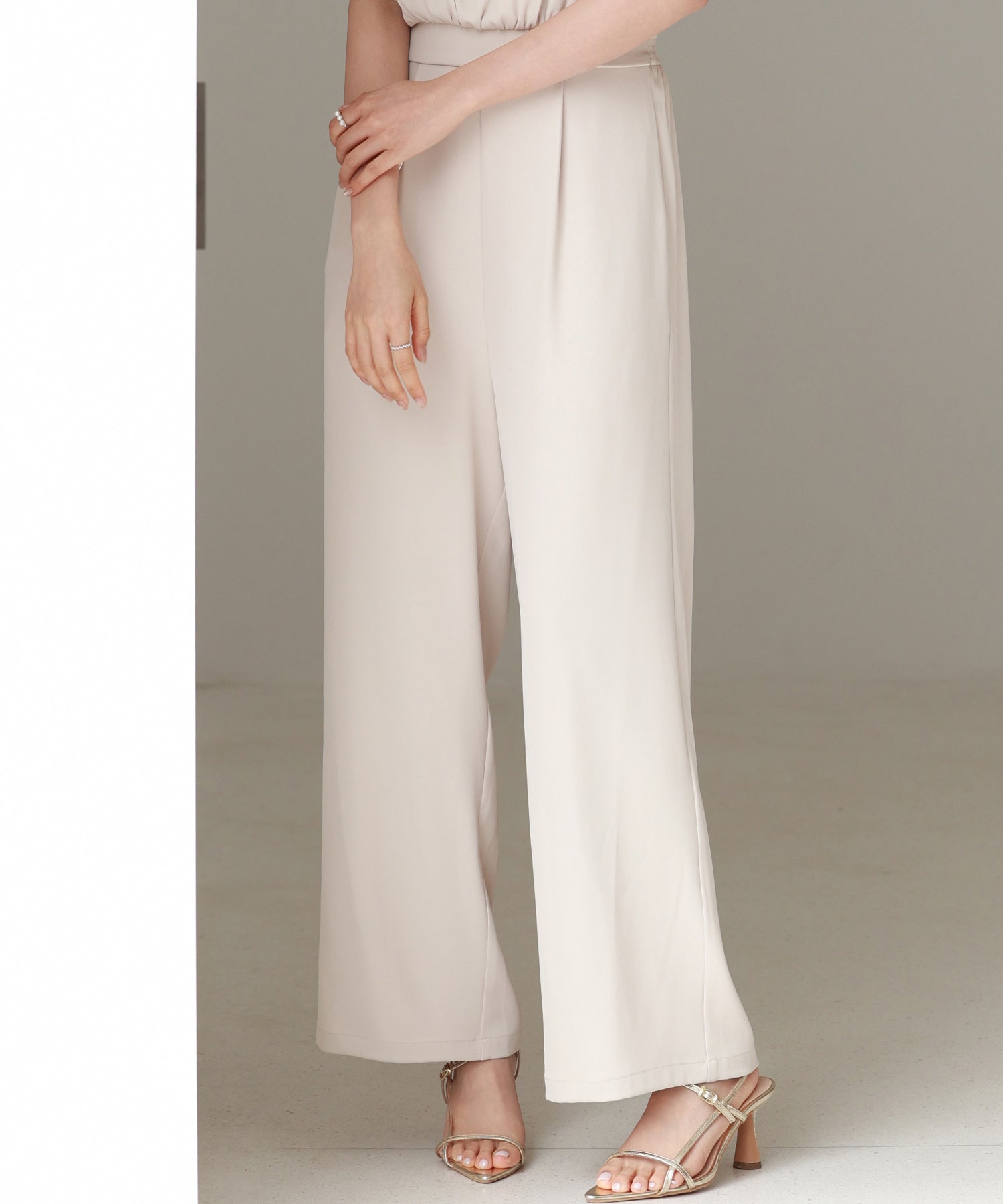 可愛さ満点フリルオールインワンsdp0295 ベージュ