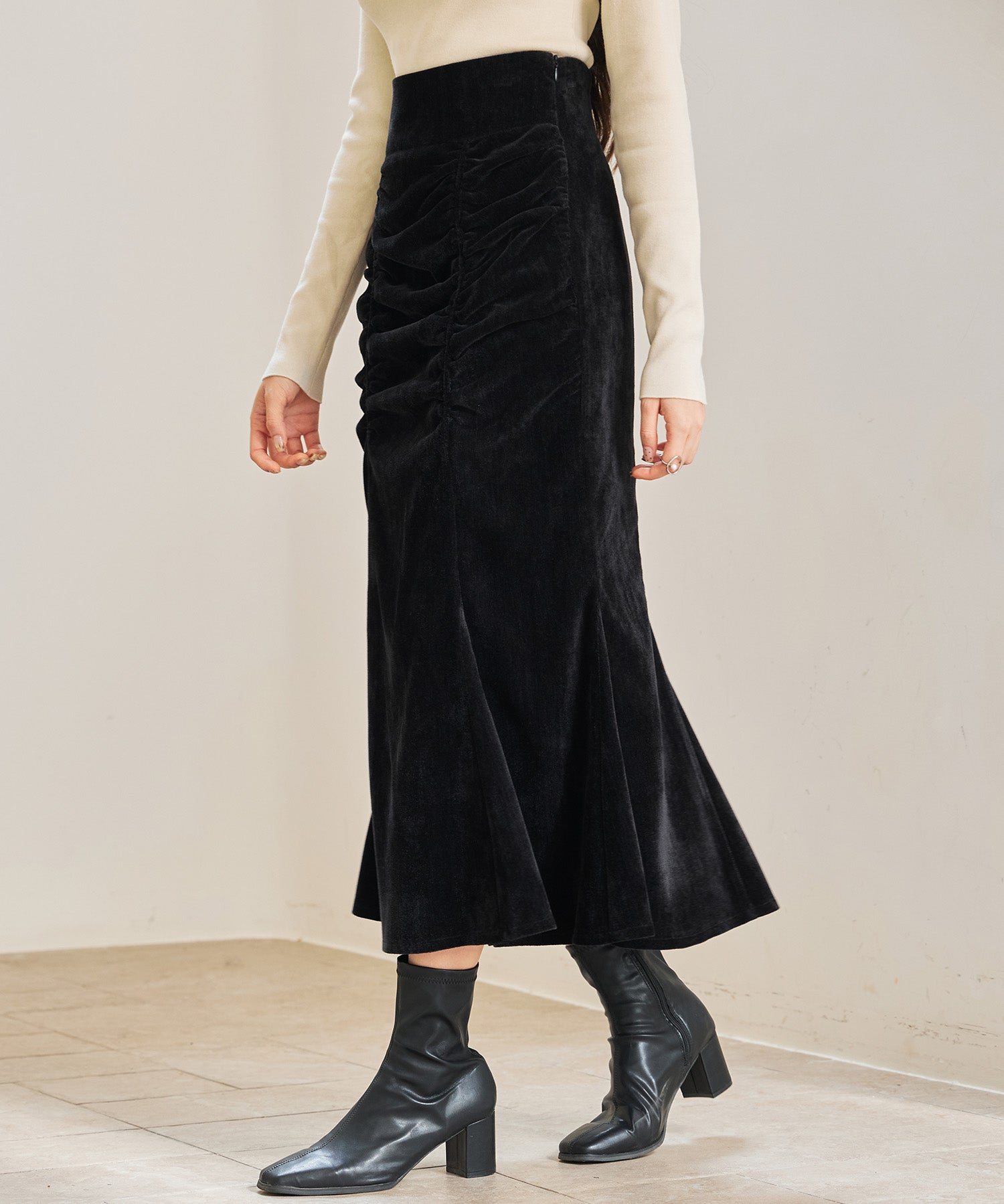 シャーリングハイウエストマーメイドスカート
sdp0321 ブラック