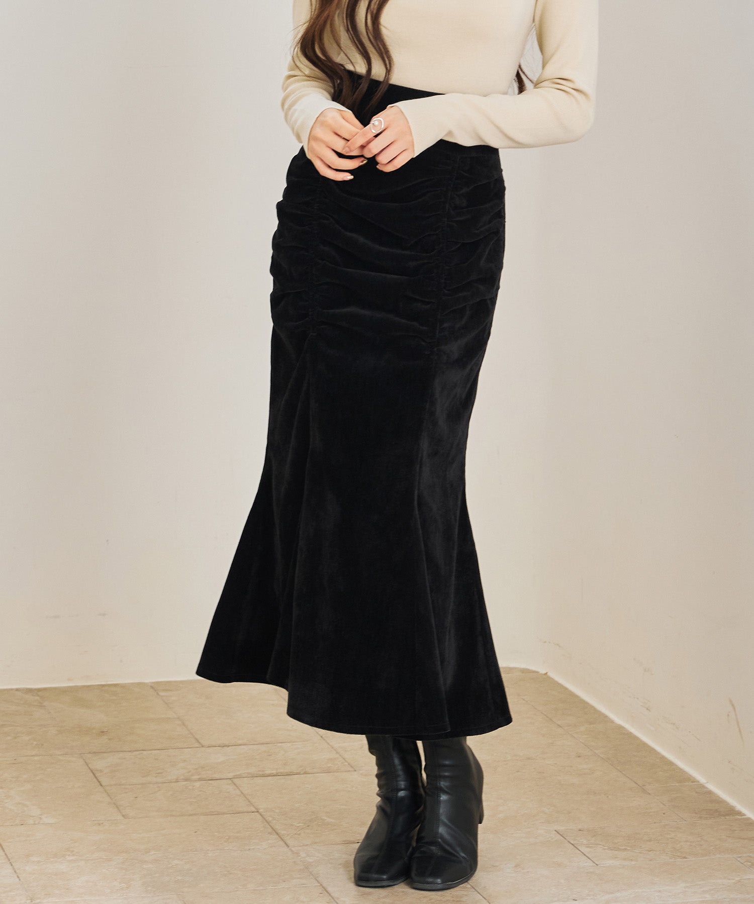 シャーリングハイウエストマーメイドスカート
sdp0321 ブラック