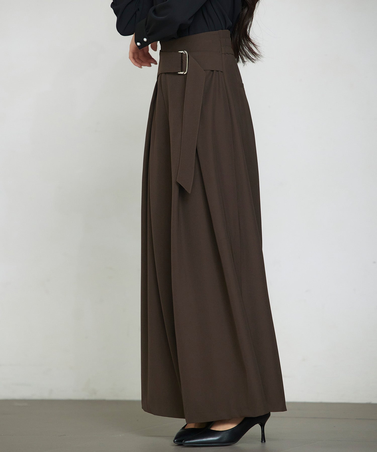 太めの飾りベルトワイドスラックスパンツsdp0322 チョコ
