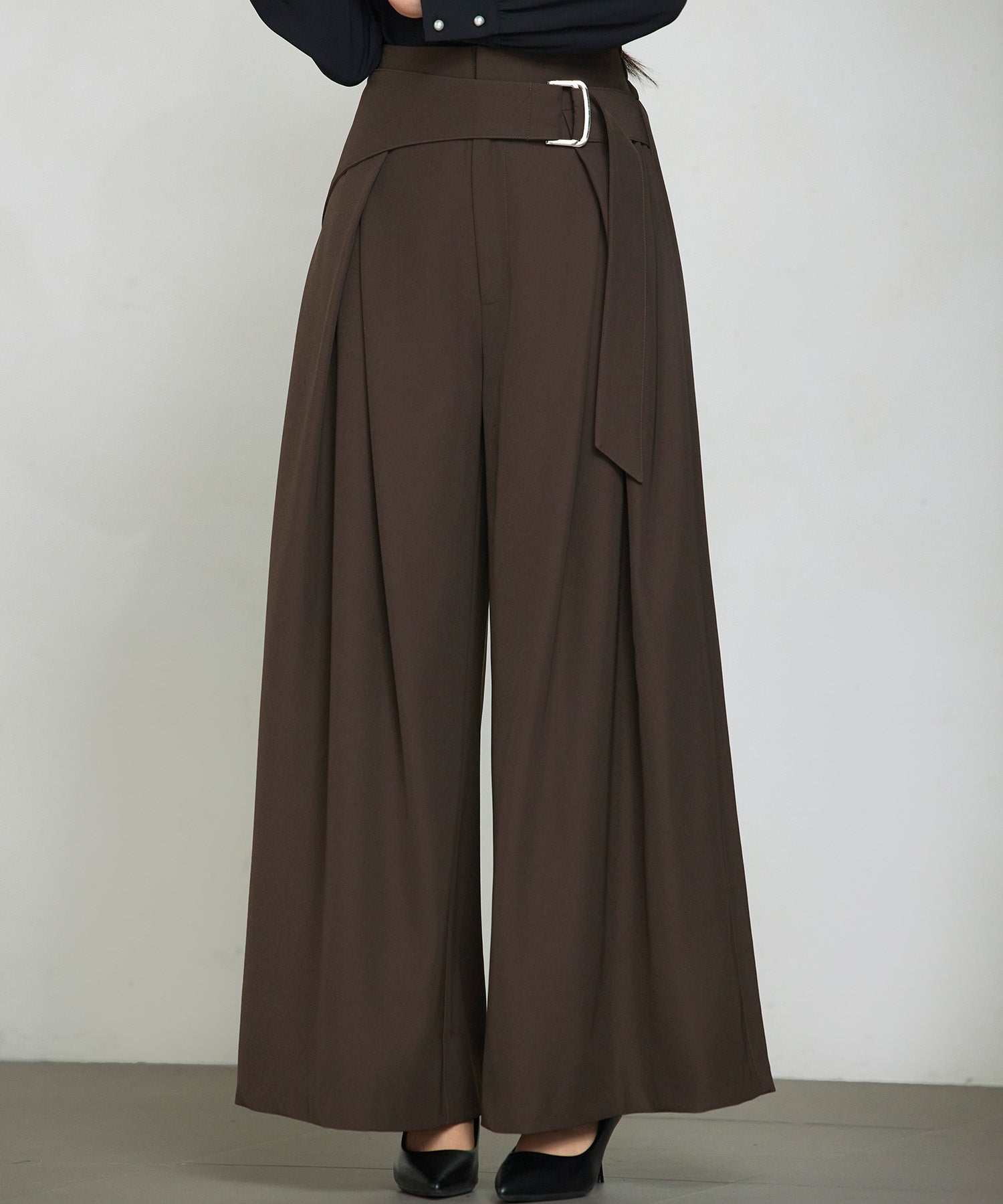 太めの飾りベルトワイドスラックスパンツsdp0322 チョコ