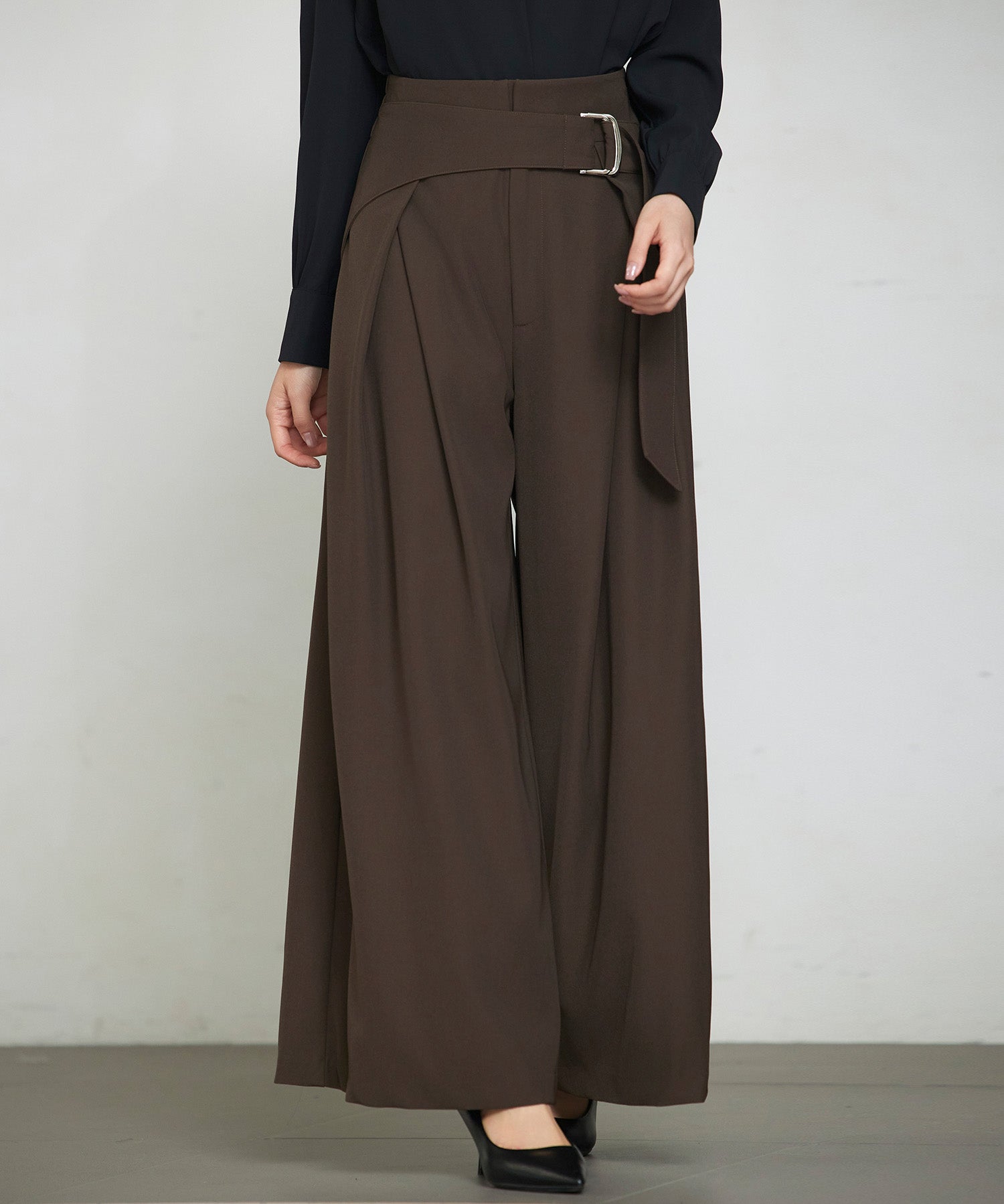 太めの飾りベルトワイドスラックスパンツsdp0322 チョコ