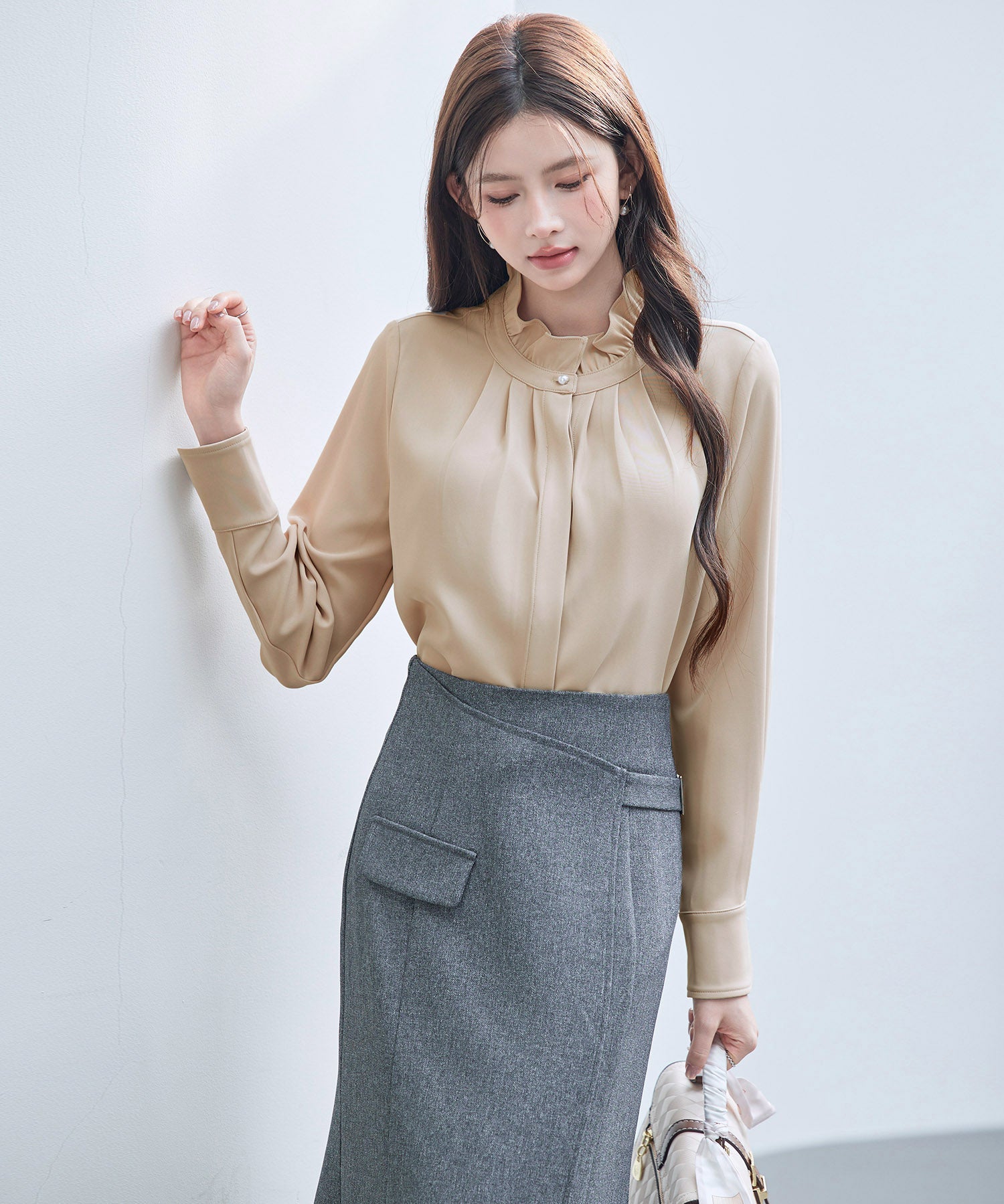 ギャザーたっぷりのフェミニンなバルカンブラウスsdp0338 ベージュ