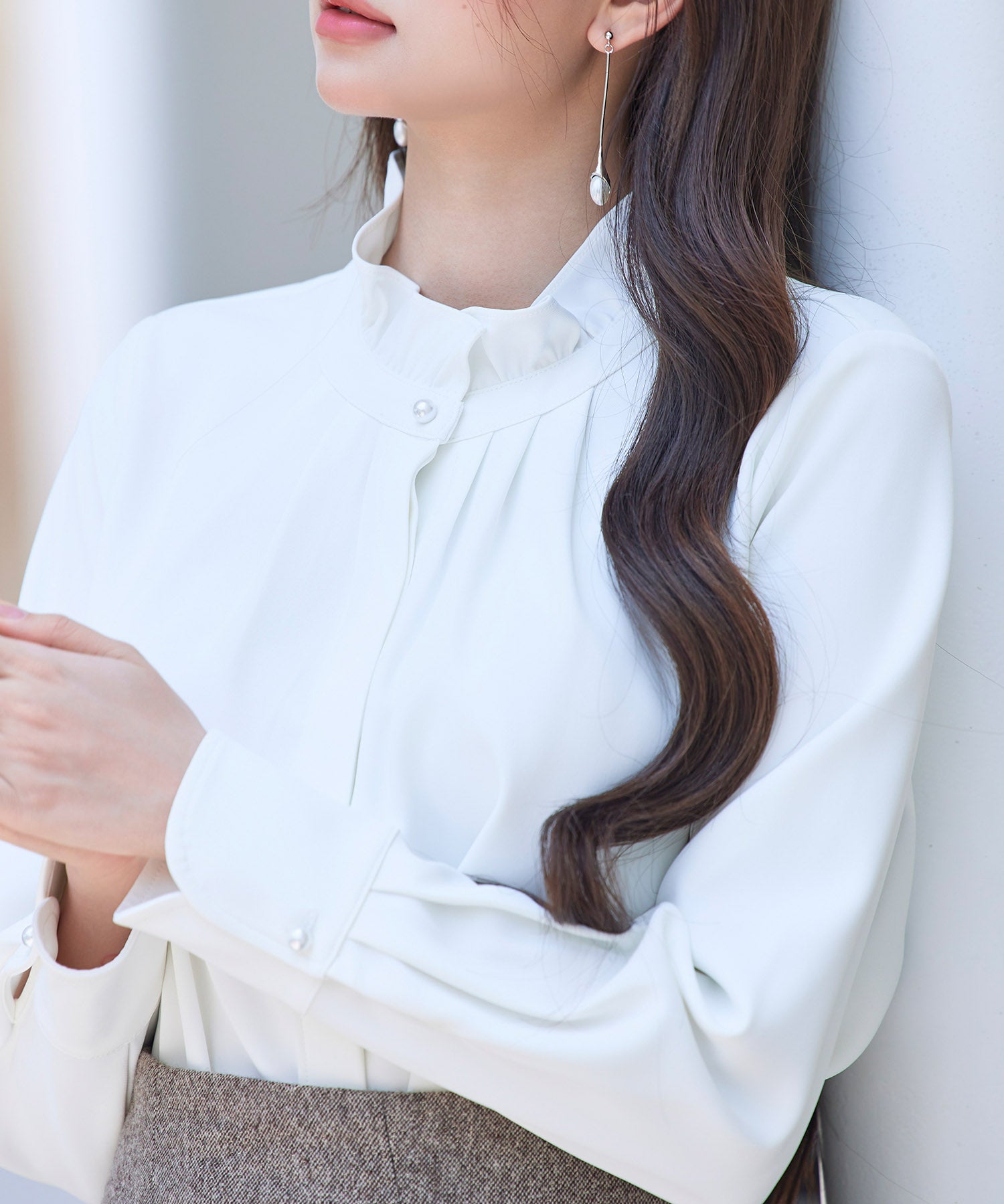 ギャザーたっぷりのフェミニンなバルカンブラウスsdp0338 ホワイト