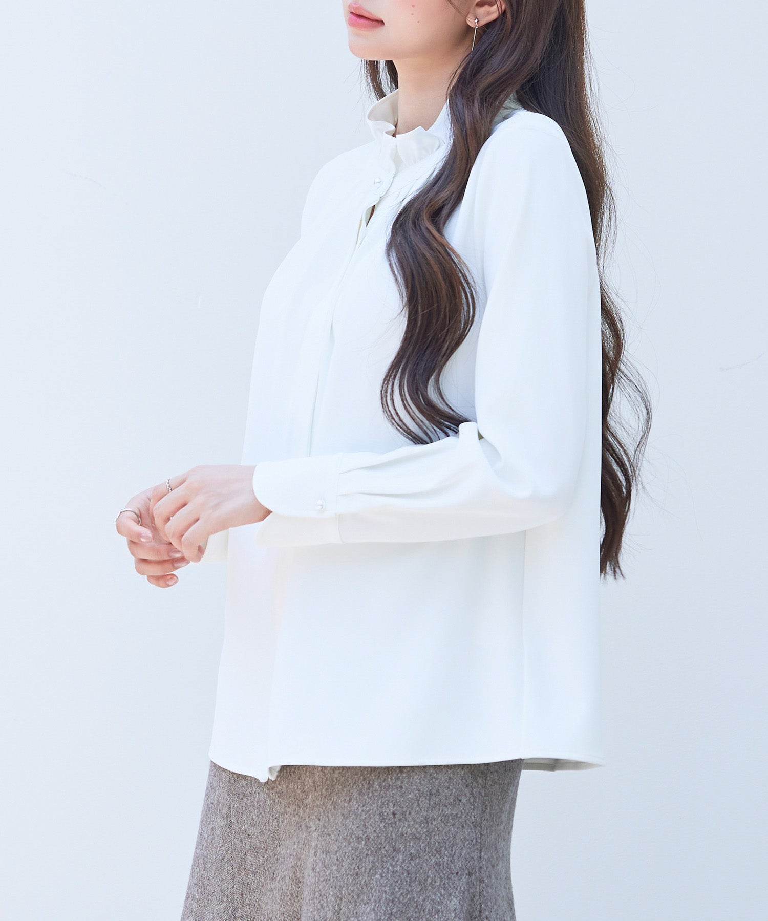 ギャザーたっぷりのフェミニンなバルカンブラウスsdp0338 ホワイト