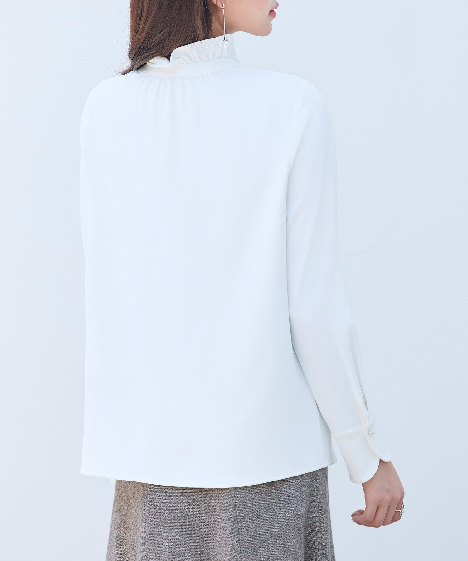 ギャザーたっぷりのフェミニンなバルカンブラウスsdp0338 ホワイト