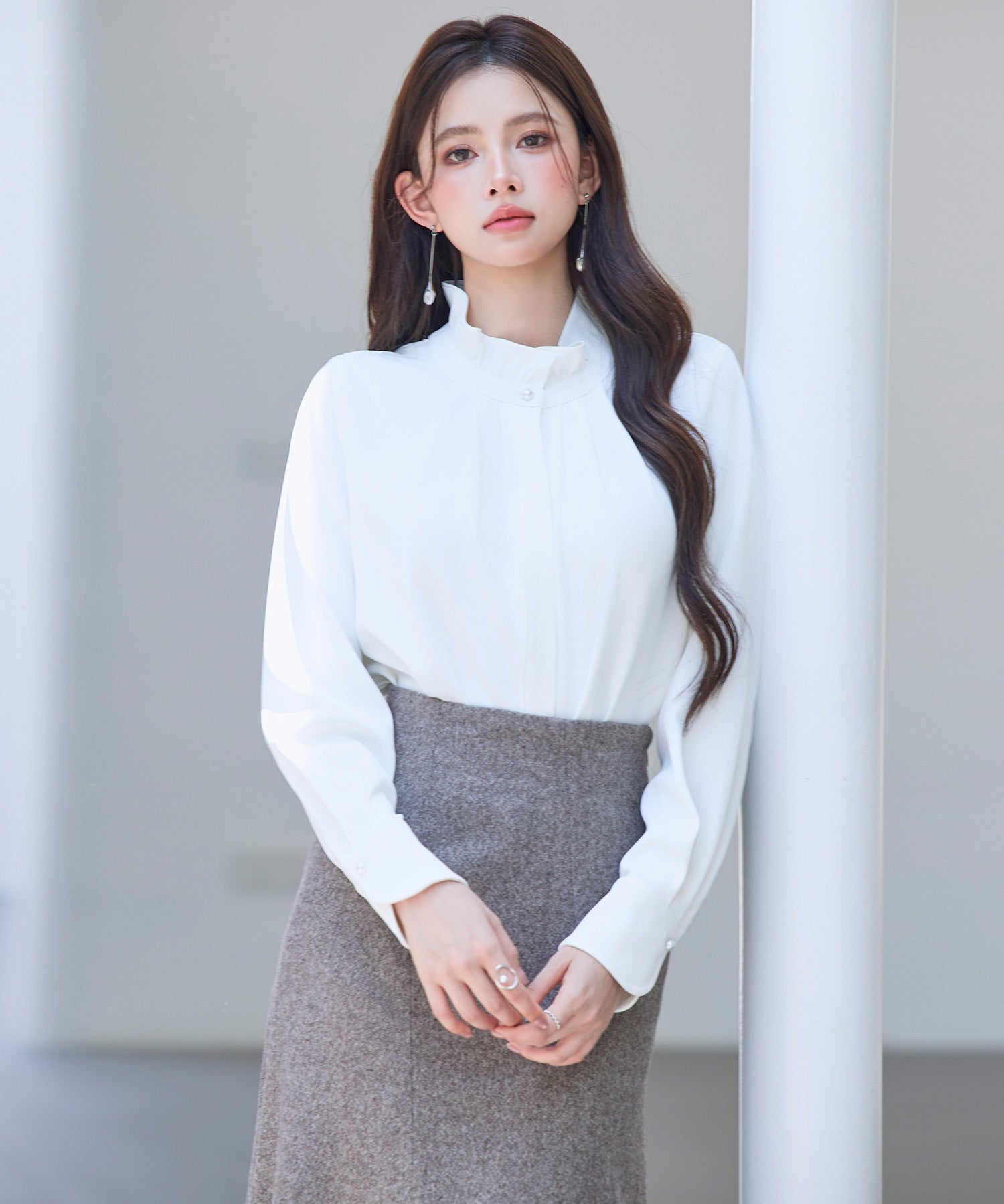 ギャザーたっぷりのフェミニンなバルカンブラウスsdp0338 ホワイト