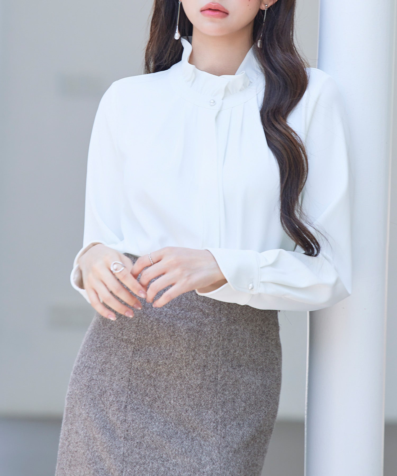 ギャザーたっぷりのフェミニンなバルカンブラウスsdp0338 ホワイト