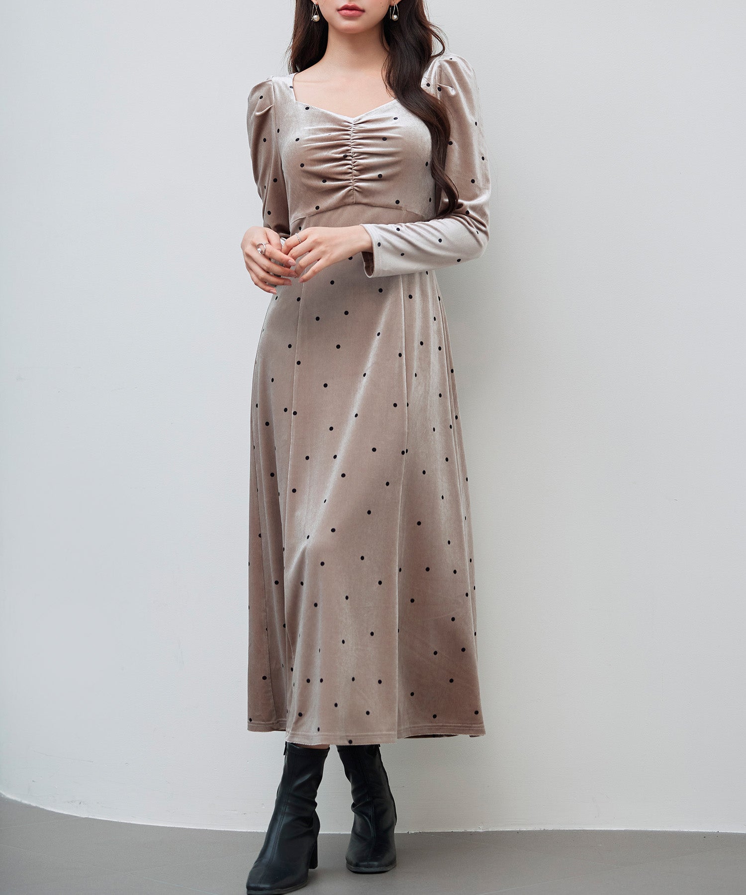 ドットプリントベロアロングワンピースsdp0340 ベージュ