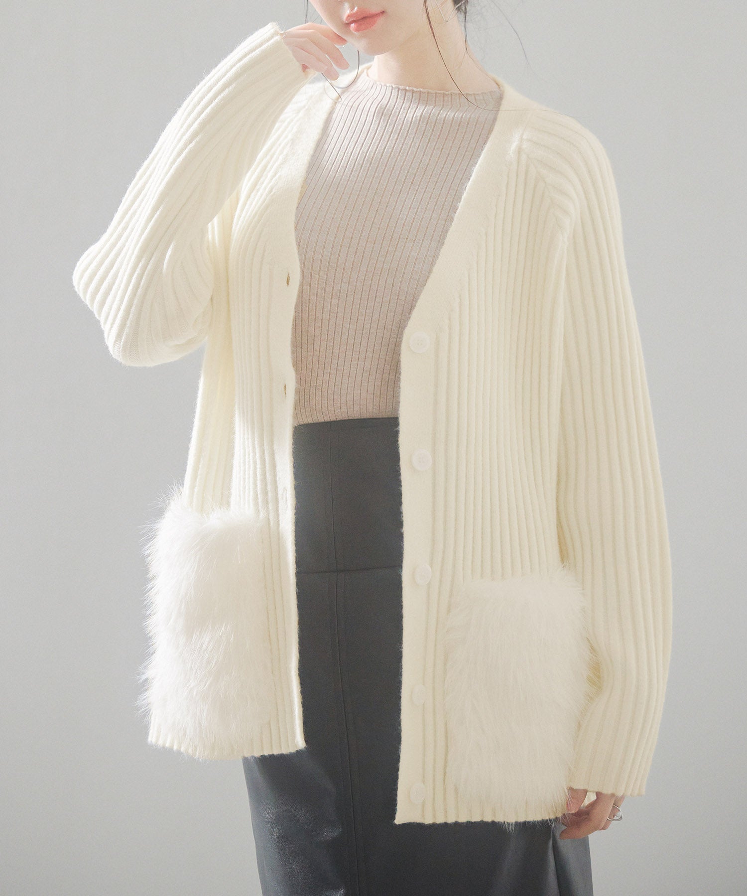 ファーポケットVネックニットカーディガンsdp8029 アイボリー