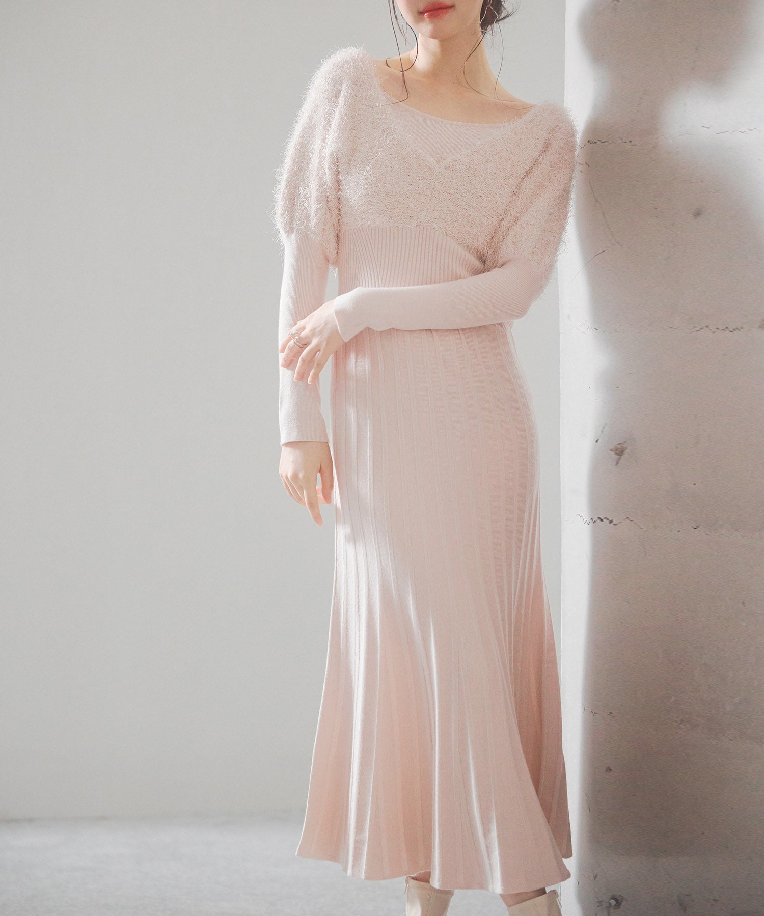 フェザーとニットスカートがドッキング2wayワンピースsdp8030 ピンクベージュ