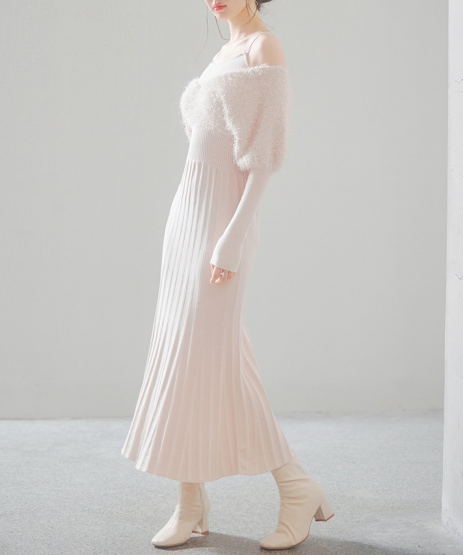 フェザーとニットスカートがドッキング2wayワンピースsdp8030 ピンクベージュ