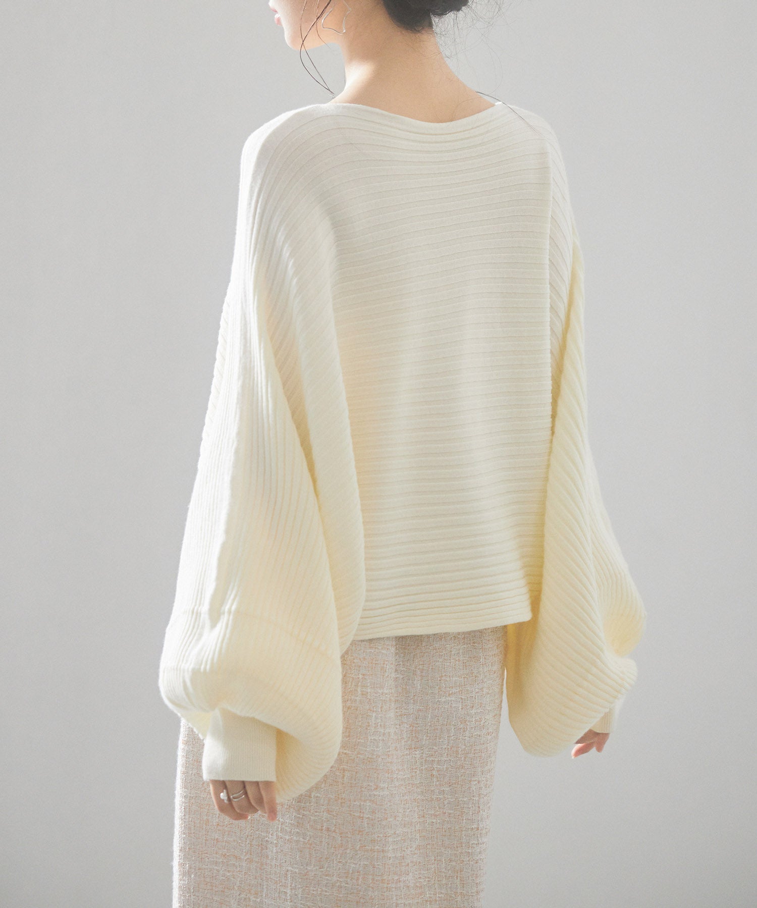 ボートネックドルマンスリーブニットsdp8032 アイボリー