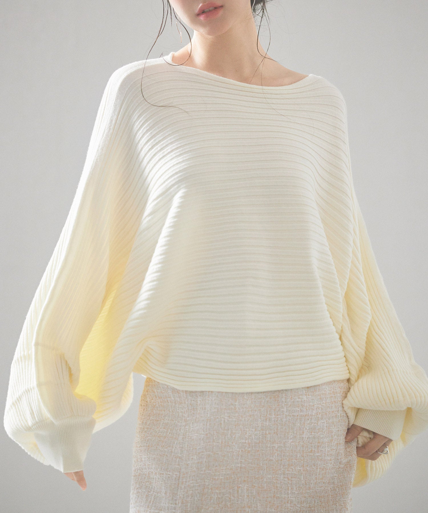 ボートネックドルマンスリーブニットsdp8032 アイボリー