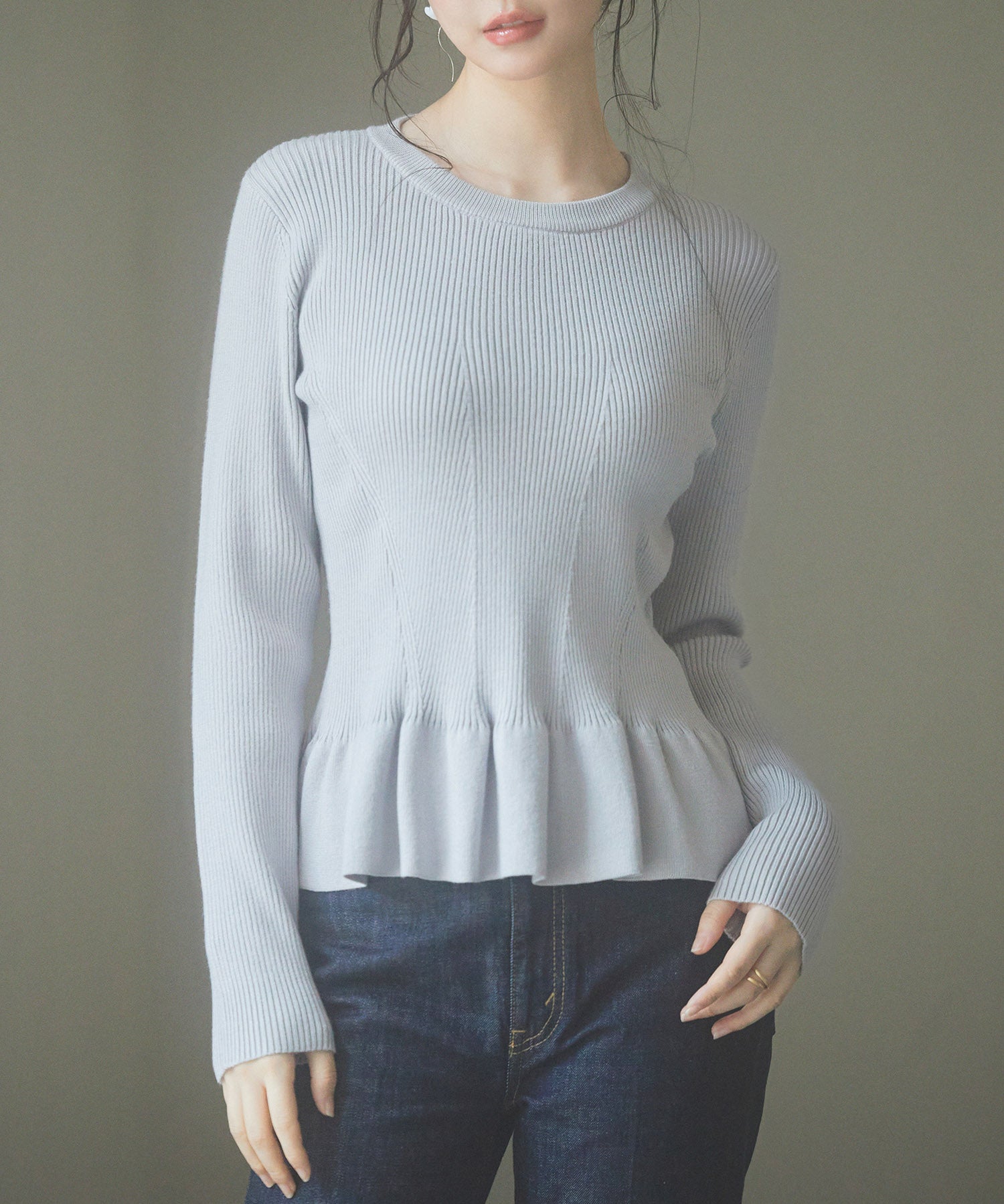 ぺプラム裾クルネックニットプルオーバーsdp8036-103-18