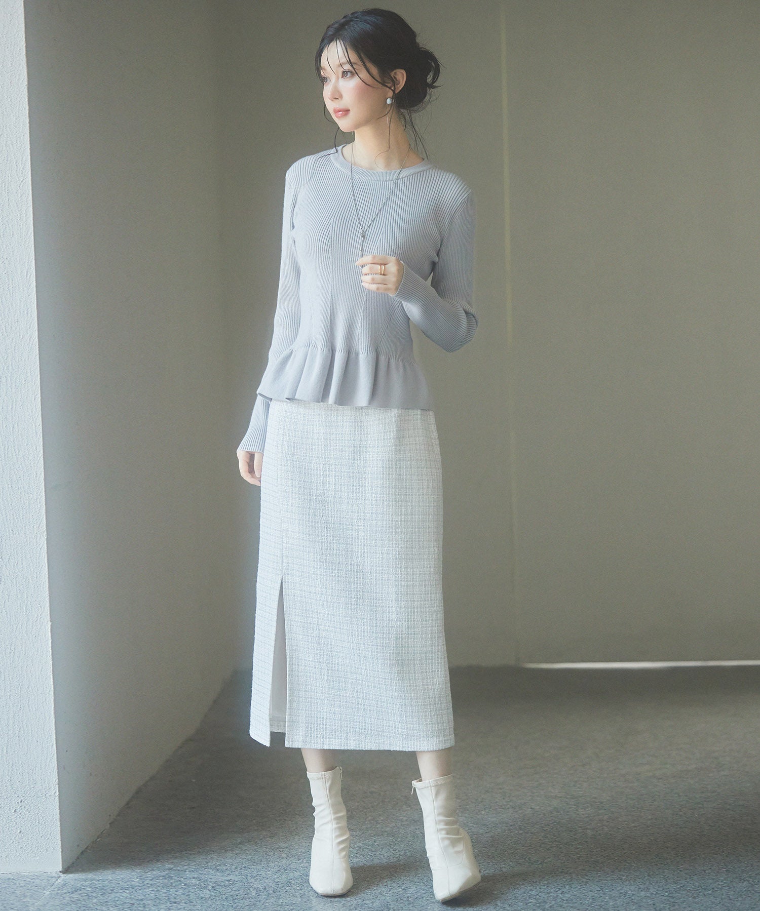 ぺプラム裾クルネックニットプルオーバーsdp8036 グレー