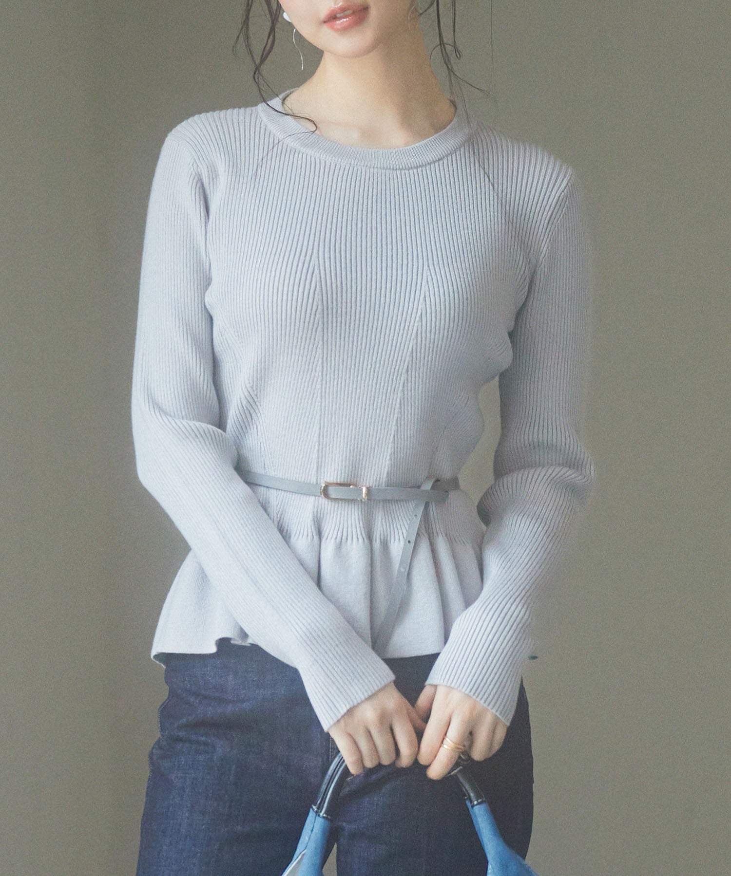 ぺプラム裾クルネックニットプルオーバーsdp8036 グレー