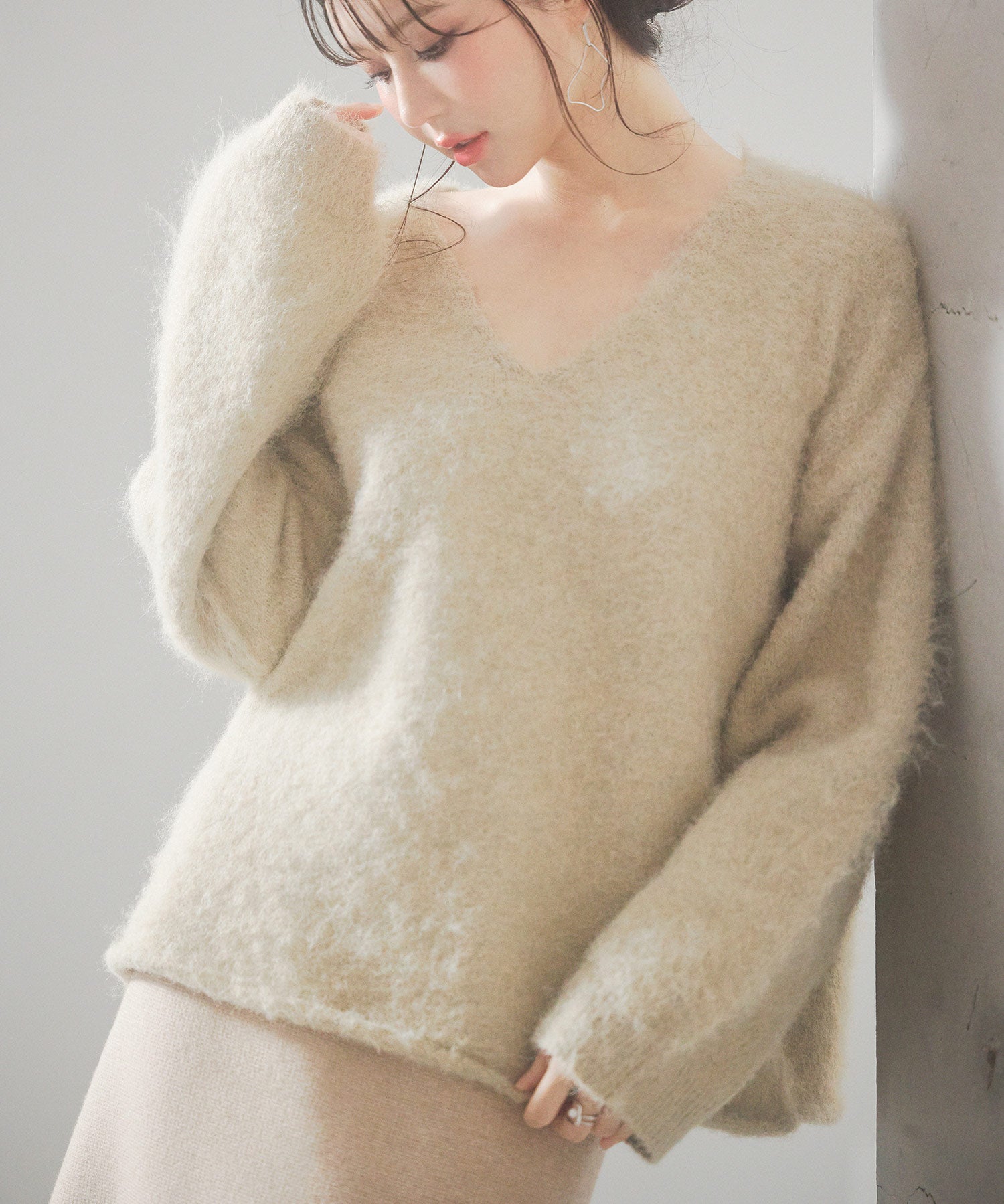 深めVネックドロップショルダーニットプルオーバーsdp8042 ベージュ